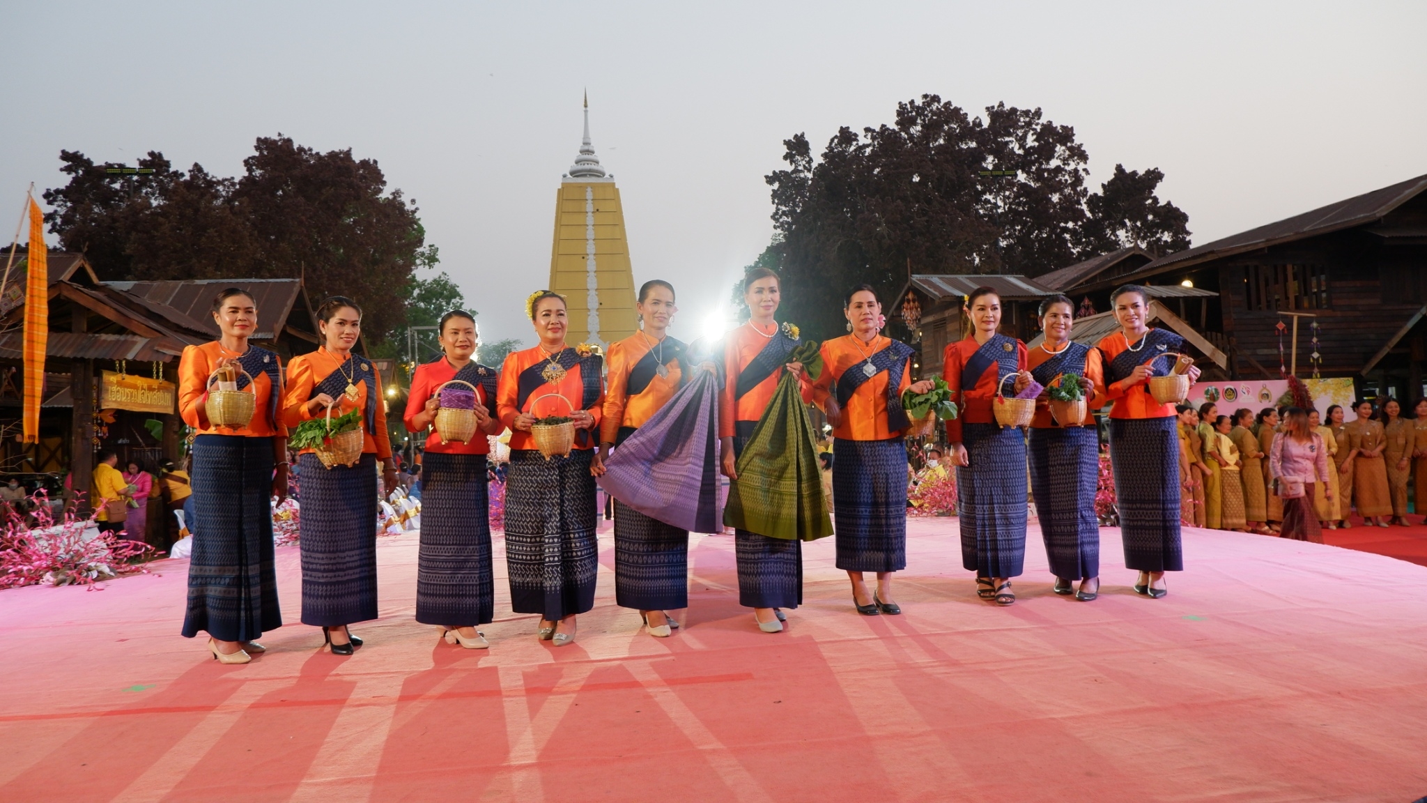 ? พช.ขอนแก่น : จัดงานวันสตรีสากล ประจำปี2566 “รวมพลังสตรี สร้างสรรค์งานพัฒนา สืบสานภูมิปัญญา ผ้าถิ่นทันสมัย ไทขอนแก่น”