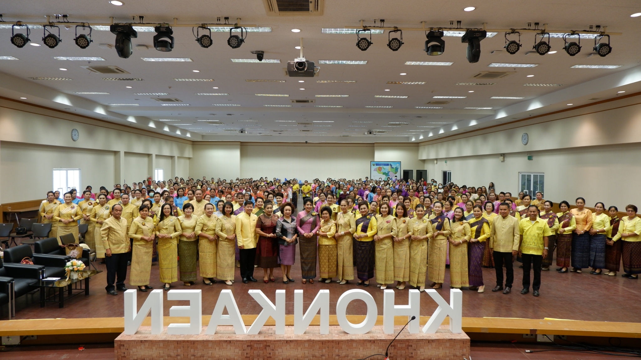 ? พช.ขอนแก่น : จัดงานวันสตรีสากล ประจำปี2566 “รวมพลังสตรี สร้างสรรค์งานพัฒนา สืบสานภูมิปัญญา ผ้าถิ่นทันสมัย ไทขอนแก่น”