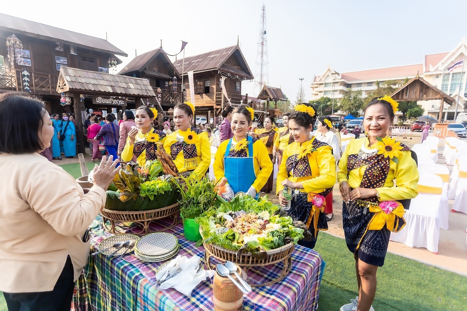 ? พช.ขอนแก่น : จัดงานวันสตรีสากล ประจำปี2566 “รวมพลังสตรี สร้างสรรค์งานพัฒนา สืบสานภูมิปัญญา ผ้าถิ่นทันสมัย ไทขอนแก่น”