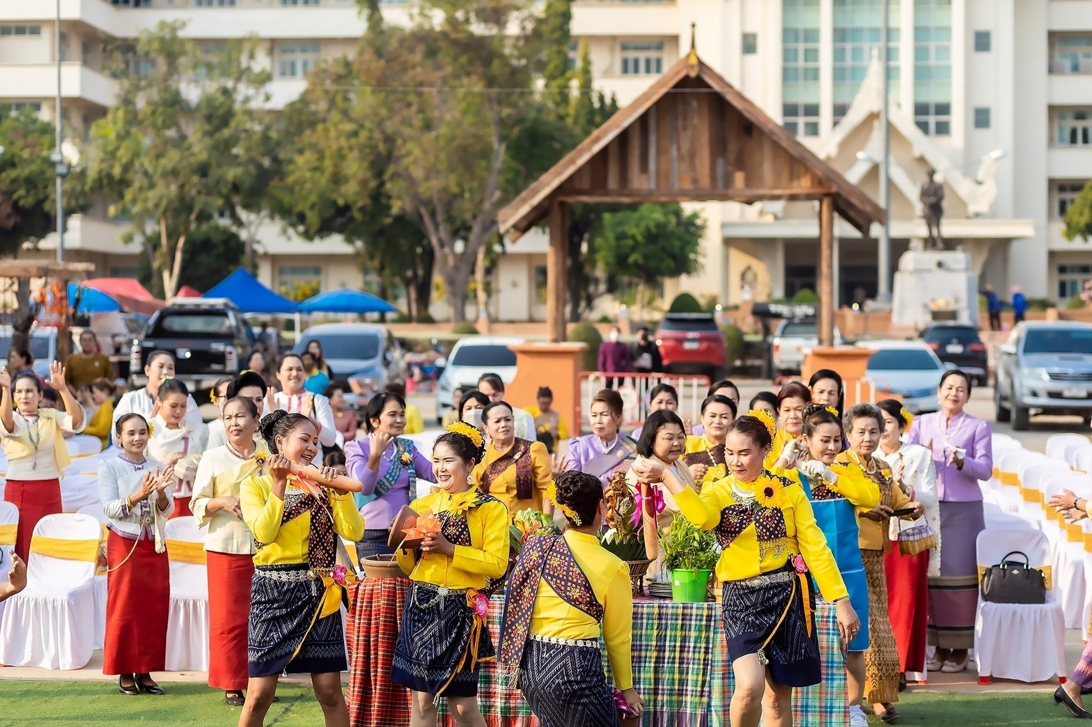? พช.ขอนแก่น : จัดงานวันสตรีสากล ประจำปี2566 “รวมพลังสตรี สร้างสรรค์งานพัฒนา สืบสานภูมิปัญญา ผ้าถิ่นทันสมัย ไทขอนแก่น”