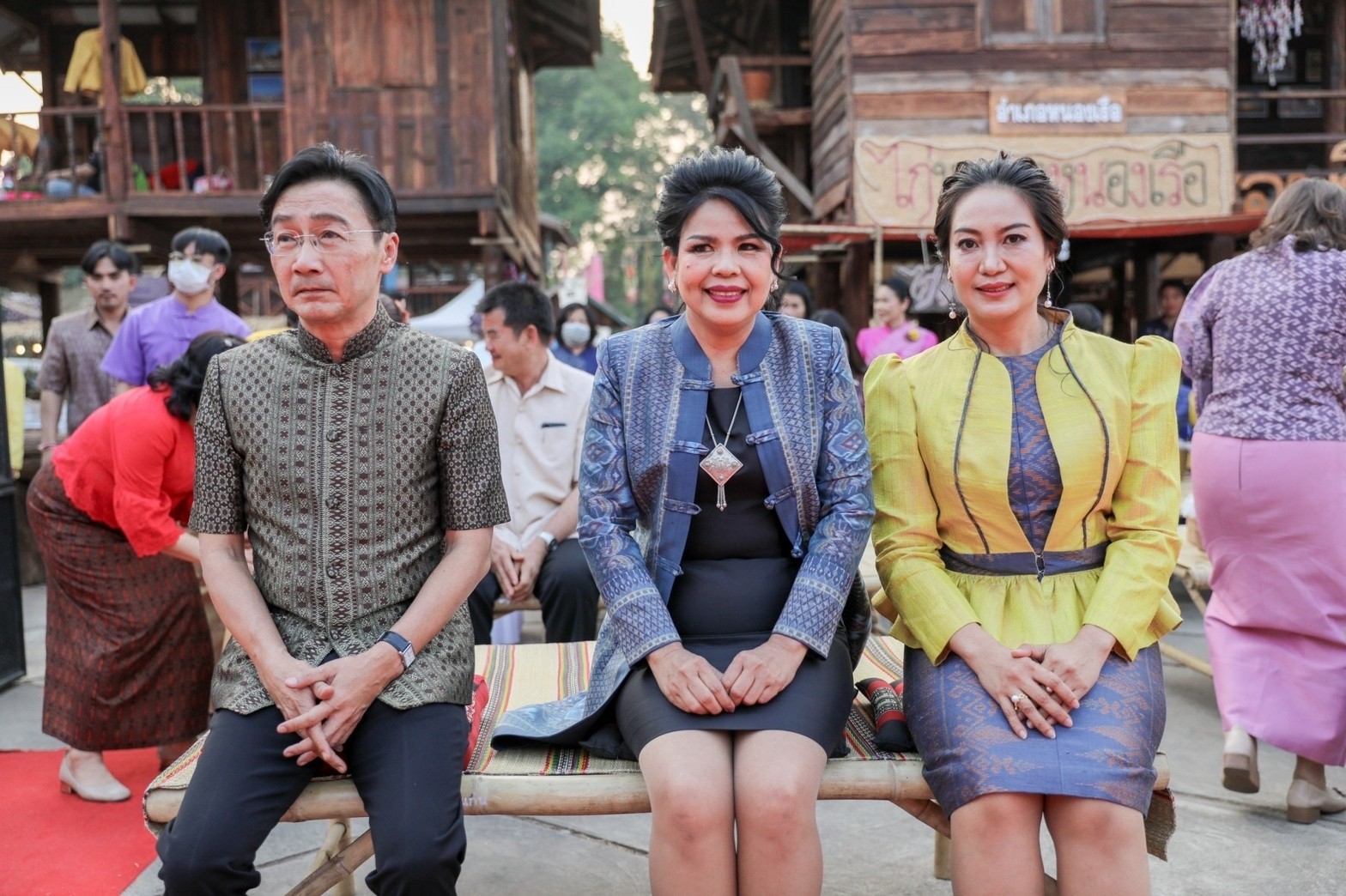 ? พช.ขอนแก่น : จัดงานวันสตรีสากล ประจำปี2566 “รวมพลังสตรี สร้างสรรค์งานพัฒนา สืบสานภูมิปัญญา ผ้าถิ่นทันสมัย ไทขอนแก่น”