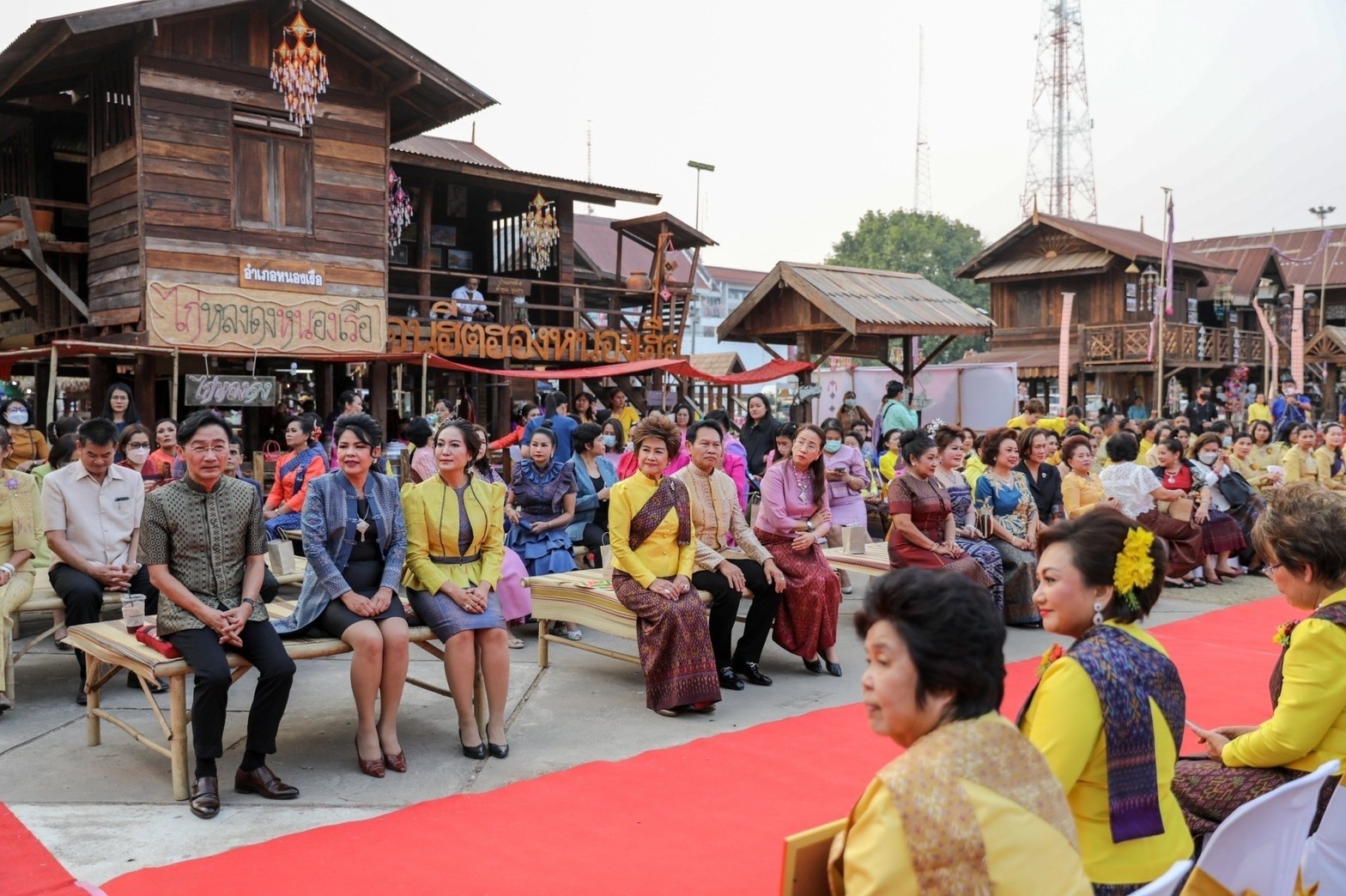 ? พช.ขอนแก่น : จัดงานวันสตรีสากล ประจำปี2566 “รวมพลังสตรี สร้างสรรค์งานพัฒนา สืบสานภูมิปัญญา ผ้าถิ่นทันสมัย ไทขอนแก่น”