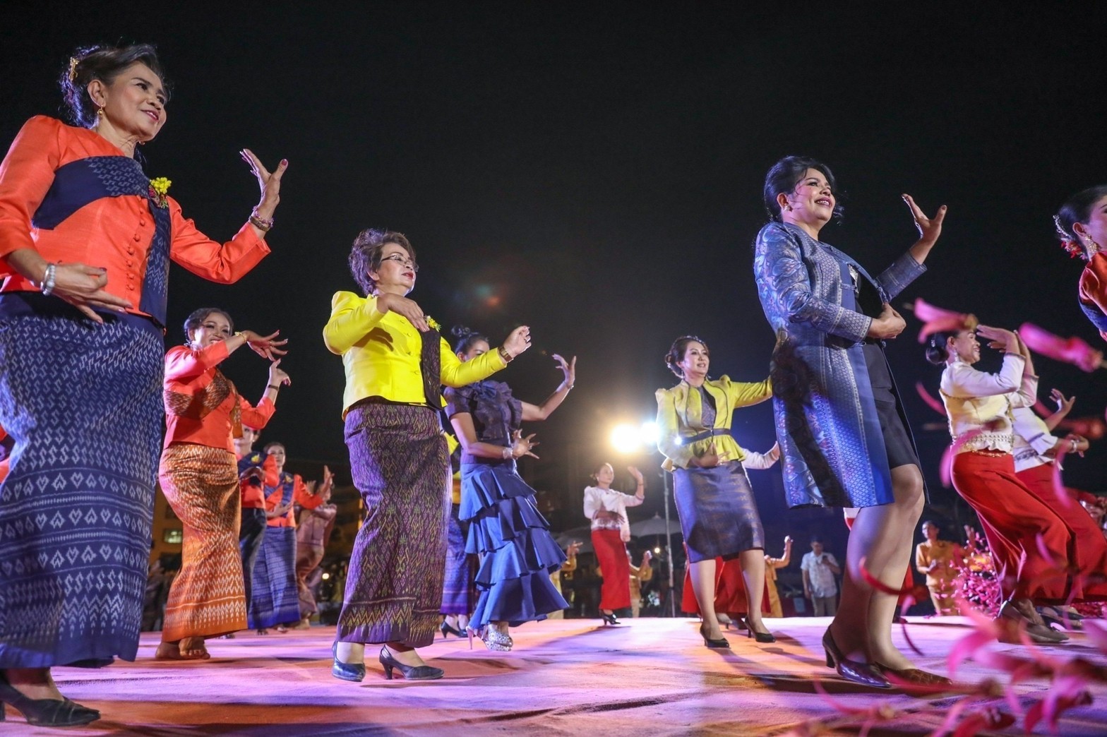 ? พช.ขอนแก่น : จัดงานวันสตรีสากล ประจำปี2566 “รวมพลังสตรี สร้างสรรค์งานพัฒนา สืบสานภูมิปัญญา ผ้าถิ่นทันสมัย ไทขอนแก่น”