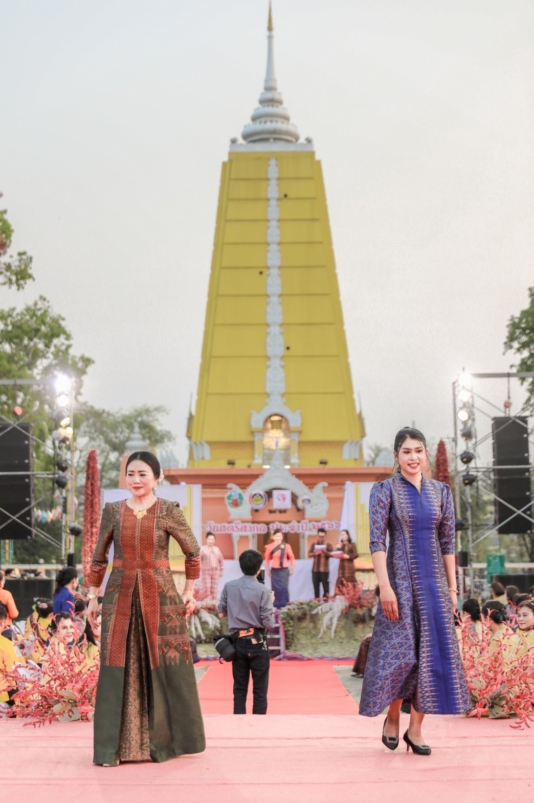 ? พช.ขอนแก่น : จัดงานวันสตรีสากล ประจำปี2566 “รวมพลังสตรี สร้างสรรค์งานพัฒนา สืบสานภูมิปัญญา ผ้าถิ่นทันสมัย ไทขอนแก่น”