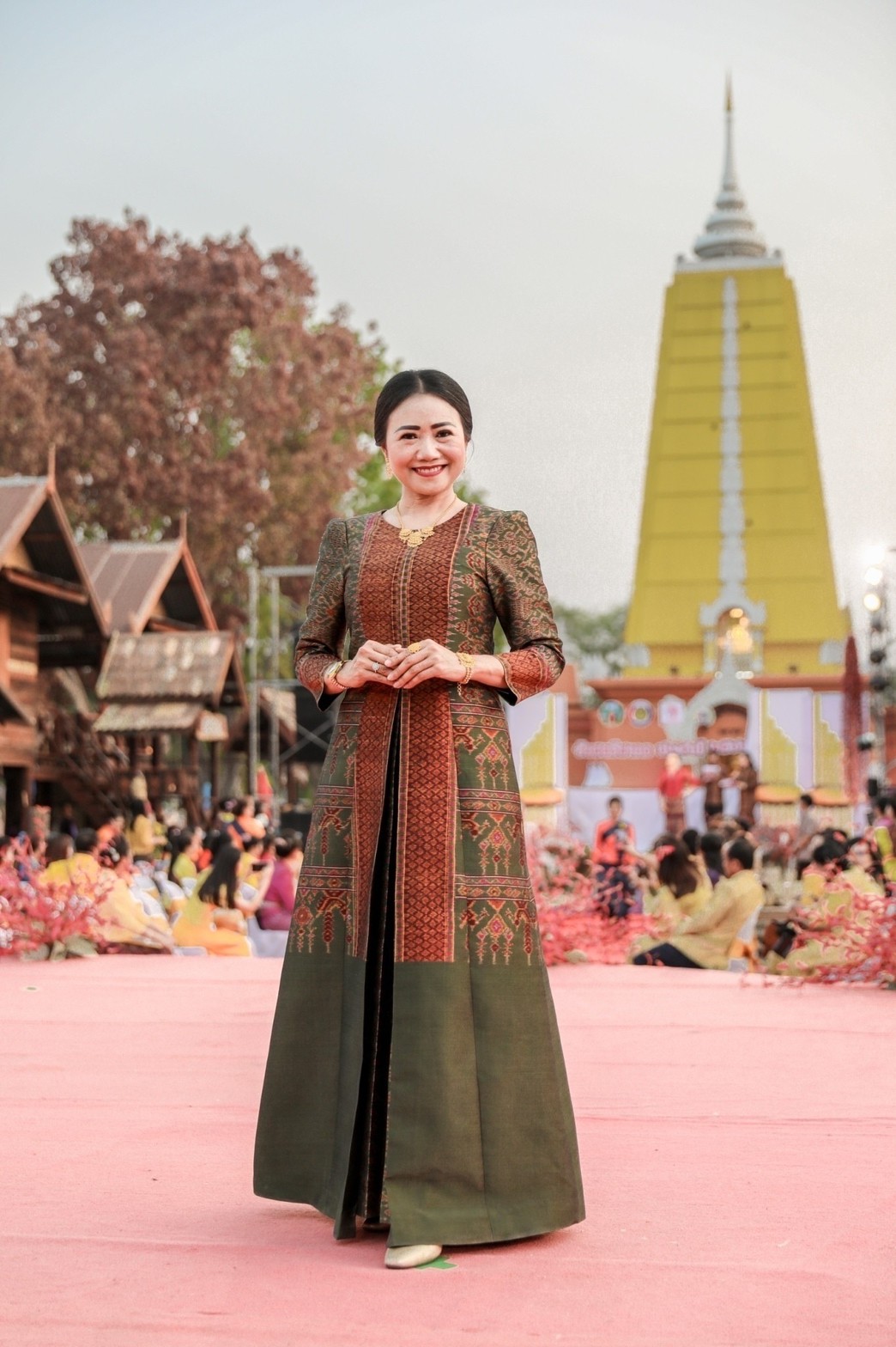 ? พช.ขอนแก่น : จัดงานวันสตรีสากล ประจำปี2566 “รวมพลังสตรี สร้างสรรค์งานพัฒนา สืบสานภูมิปัญญา ผ้าถิ่นทันสมัย ไทขอนแก่น”
