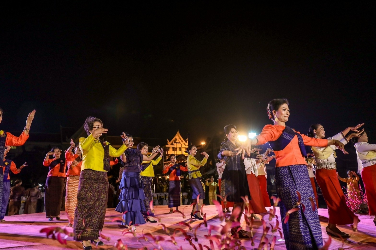 ? พช.ขอนแก่น : จัดงานวันสตรีสากล ประจำปี2566 “รวมพลังสตรี สร้างสรรค์งานพัฒนา สืบสานภูมิปัญญา ผ้าถิ่นทันสมัย ไทขอนแก่น”