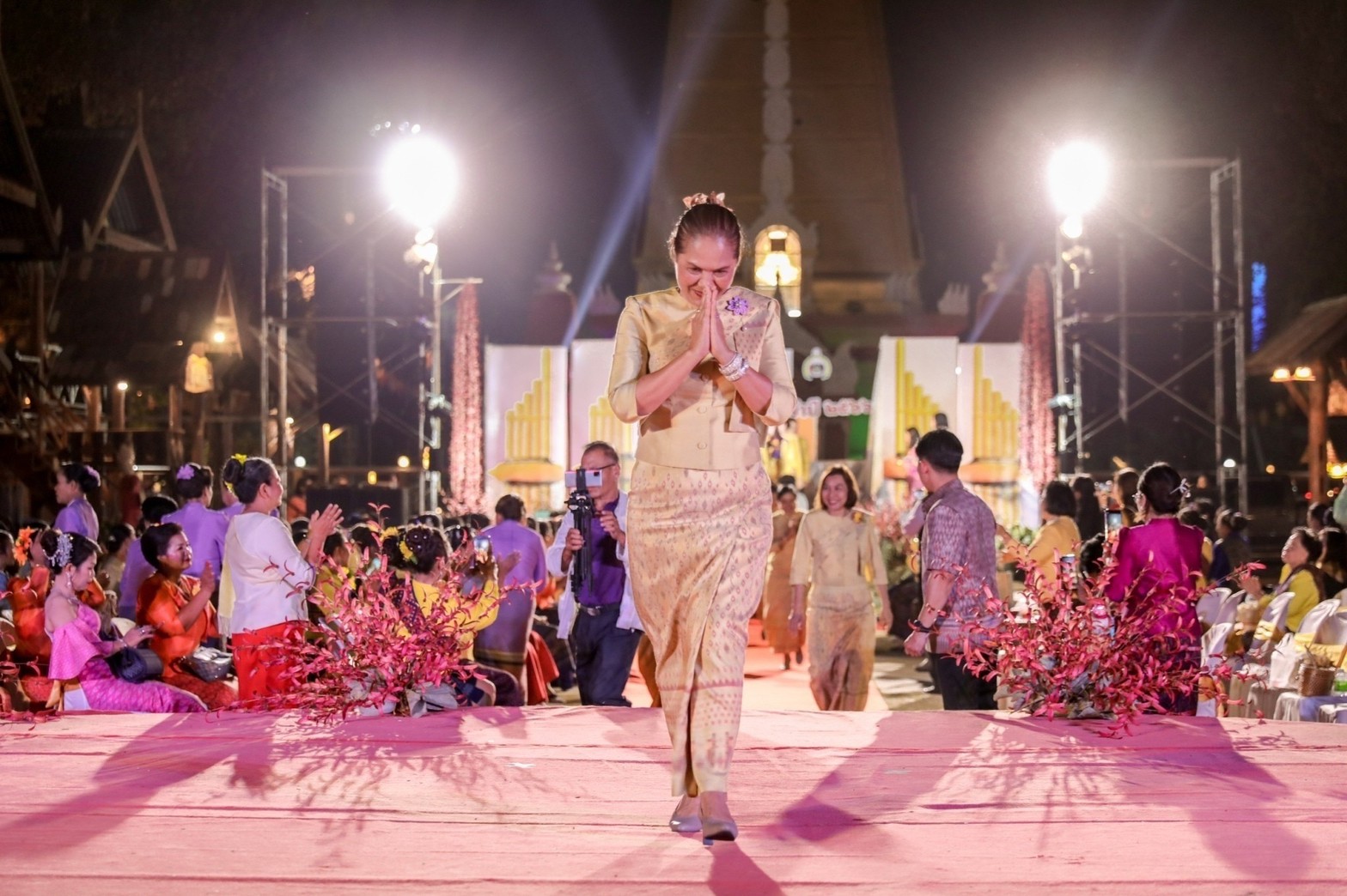 ? พช.ขอนแก่น : จัดงานวันสตรีสากล ประจำปี2566 “รวมพลังสตรี สร้างสรรค์งานพัฒนา สืบสานภูมิปัญญา ผ้าถิ่นทันสมัย ไทขอนแก่น”