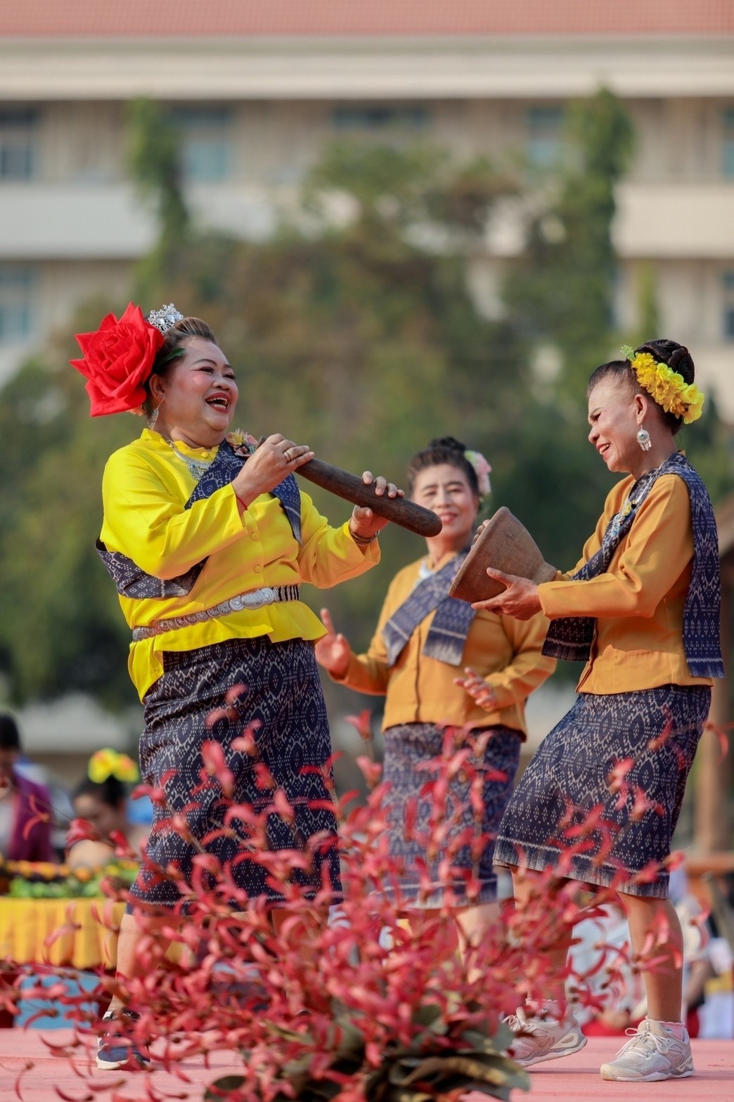 ? พช.ขอนแก่น : จัดงานวันสตรีสากล ประจำปี2566 “รวมพลังสตรี สร้างสรรค์งานพัฒนา สืบสานภูมิปัญญา ผ้าถิ่นทันสมัย ไทขอนแก่น”