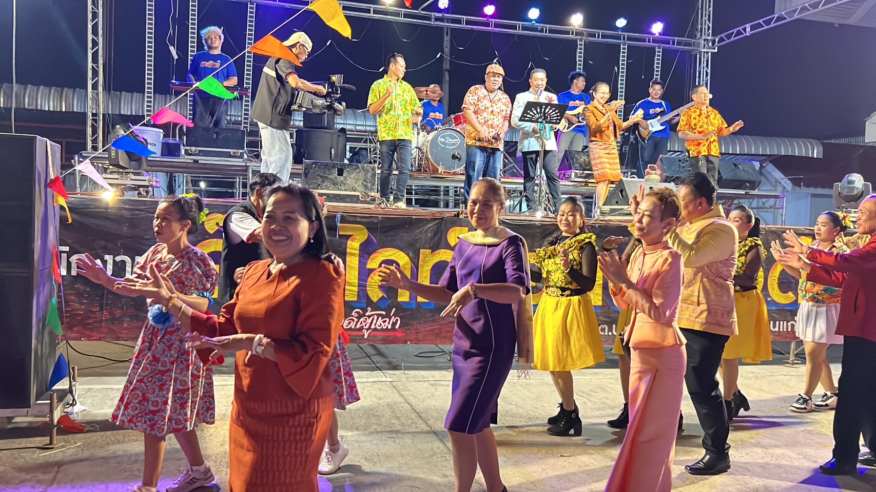 ?พช.ขอนแก่น : ร่วมพิธีเปิดและจัดกิจกรรมงานประจำปี รวมของดีเมืองชุมแพ ประจำปี 2566