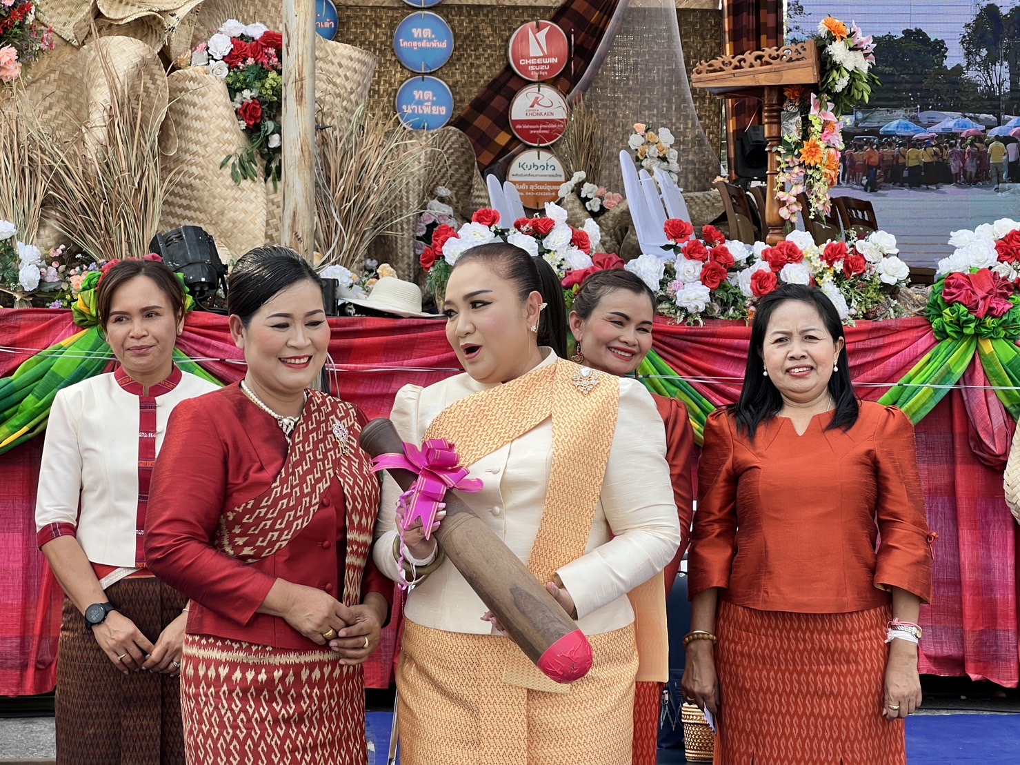 ?พช.ขอนแก่น : ร่วมพิธีเปิดและจัดกิจกรรมงานประจำปี รวมของดีเมืองชุมแพ ประจำปี 2566