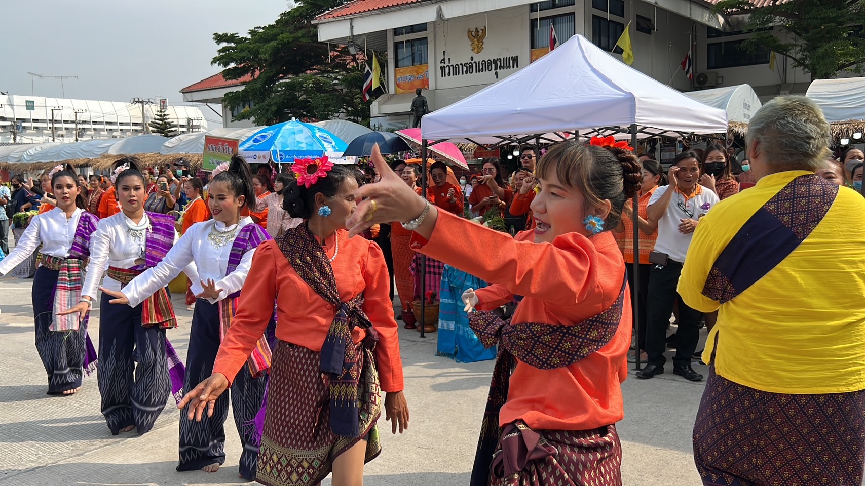 ?พช.ขอนแก่น : ร่วมพิธีเปิดและจัดกิจกรรมงานประจำปี รวมของดีเมืองชุมแพ ประจำปี 2566