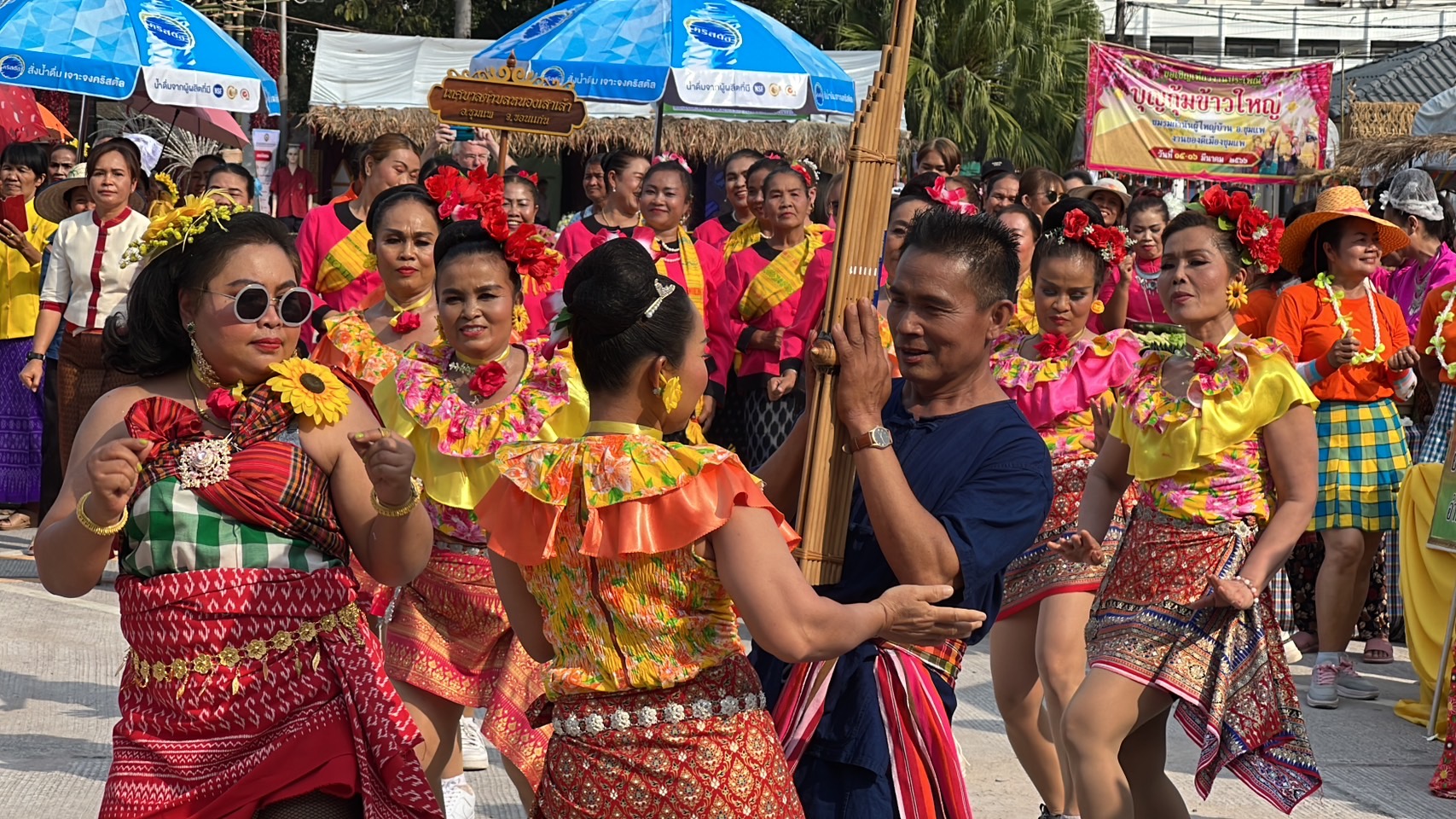?พช.ขอนแก่น : ร่วมพิธีเปิดและจัดกิจกรรมงานประจำปี รวมของดีเมืองชุมแพ ประจำปี 2566
