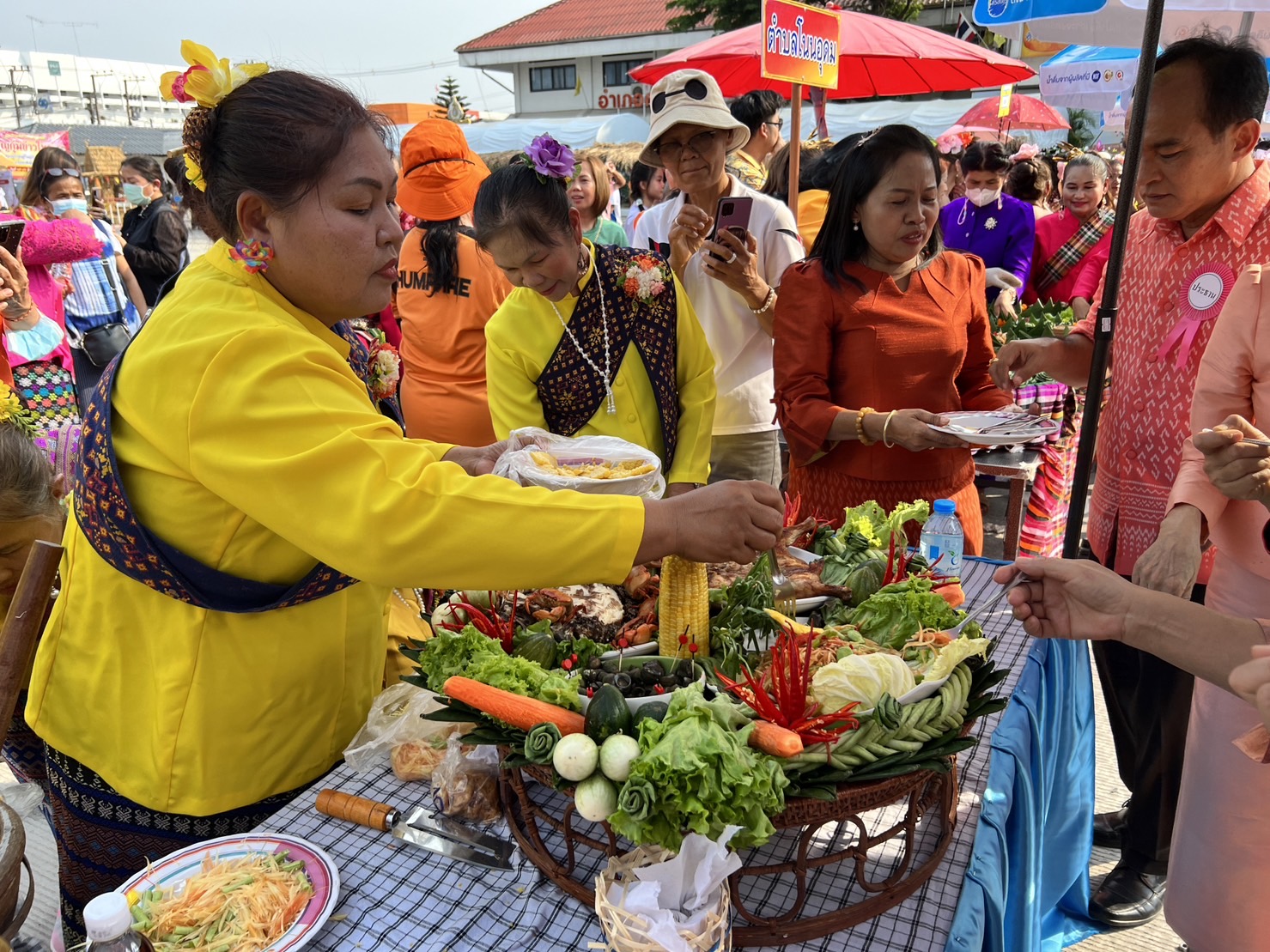 ?พช.ขอนแก่น : ร่วมพิธีเปิดและจัดกิจกรรมงานประจำปี รวมของดีเมืองชุมแพ ประจำปี 2566