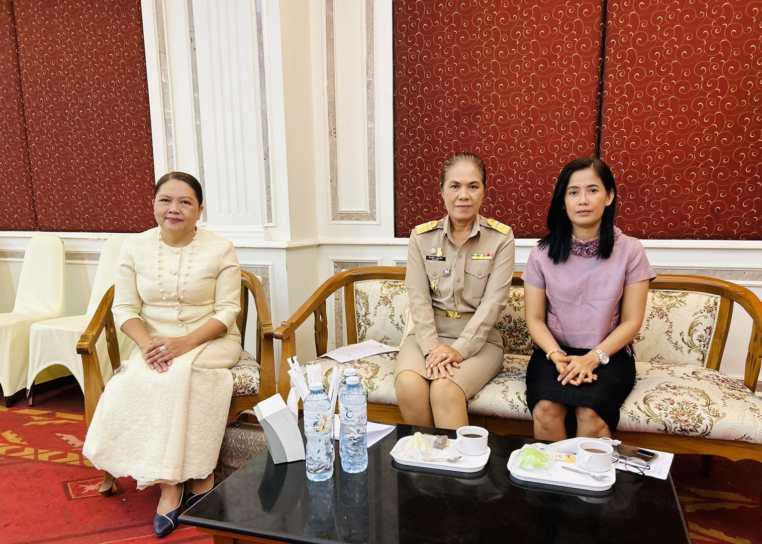 ?พช.ขอนแก่น : จัดอบรมให้ความรู้กับผู้ผลิต ผู้ประกอบการโครงการพัฒนาผลิตภัณฑ์ OTOP กลุ่มปรับตัวสู่การพัฒนา (Quad rant D) ตามกลุ่มคลัสเตอร์ให้มีคุณภาพมาตรฐาน