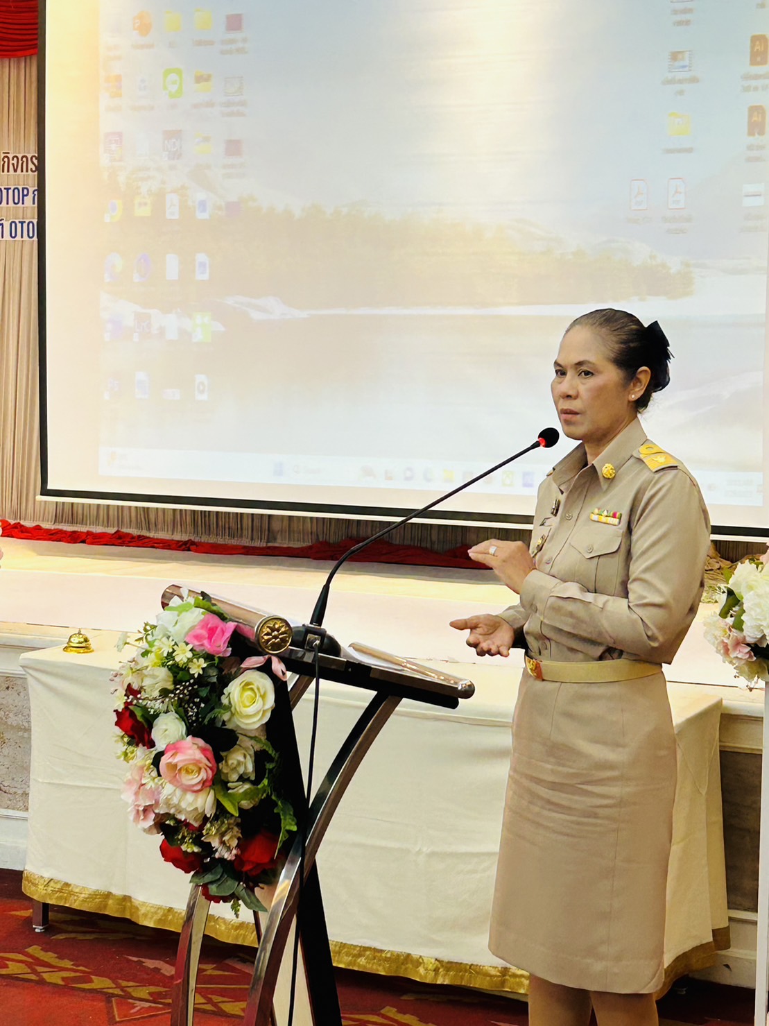 ?พช.ขอนแก่น : จัดอบรมให้ความรู้กับผู้ผลิต ผู้ประกอบการโครงการพัฒนาผลิตภัณฑ์ OTOP กลุ่มปรับตัวสู่การพัฒนา (Quad rant D) ตามกลุ่มคลัสเตอร์ให้มีคุณภาพมาตรฐาน