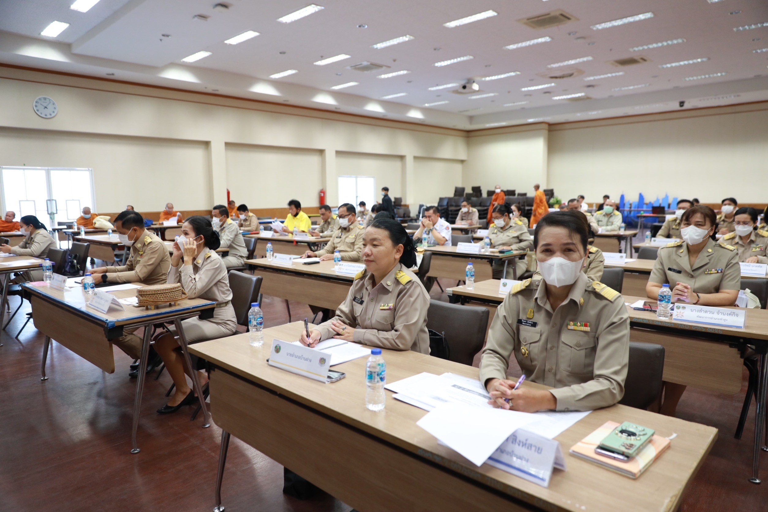 ?พช.ขอนแก่น : จัดประชุมเตรียมความพร้อมในการขับเคลื่อนการดำเนินงานขจัดความยากจนและพัฒนาคนทุกช่วงวัยอย่างยั่งยืนตามหลักปรัชญาของเศรษฐกิจพอเพียง ประจำปี 2566