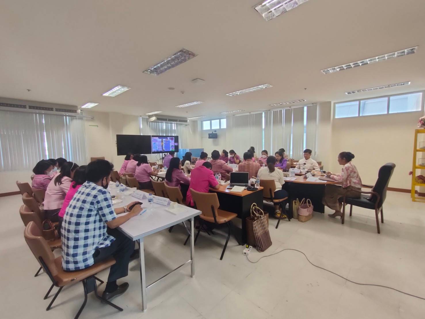 ?พช. ขอนแก่น : ร่วมประชุมเชิงปฏิบัติการตรวจติดตามผลการดำเนินงานของหน่วยรับตรวจรายไตรมาส ครั้งที่ 2/2566 ผ่านระบบวีดีทัศน์ทางไกล (Video Conference)
