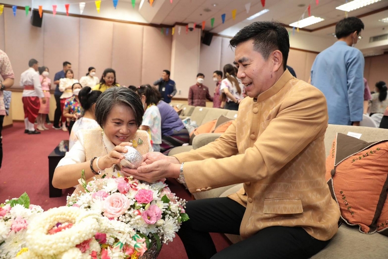 ? พช.ขอนแก่น : ร่วมสืบสานประเพณีและวัฒนธรรมไทย สืบสานสงกรานต์ตำนาน พช. เนื่องในเทศกาลสงกรานต์ 2566