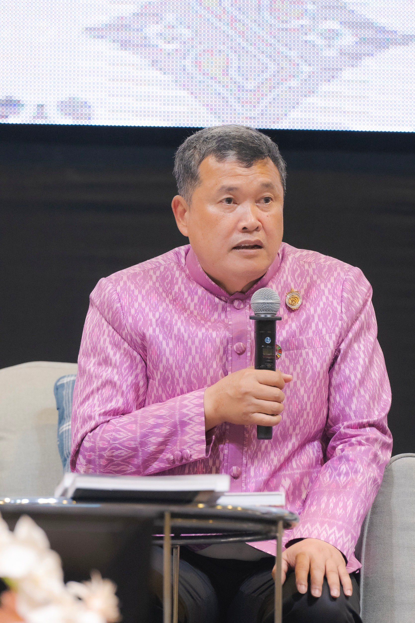 ?พช.ขอนแก่น : ร่วมงานพิธีแถลงข่าวประกวดผ้าลายพระราชทาน “ผ้าลายดอกรักราชกัญญา” ณ มณฑาทิพย์ ฮอลล์ ต.หมากแข้ง อ.เมืองอุดรธานี จ.อุดรธานี