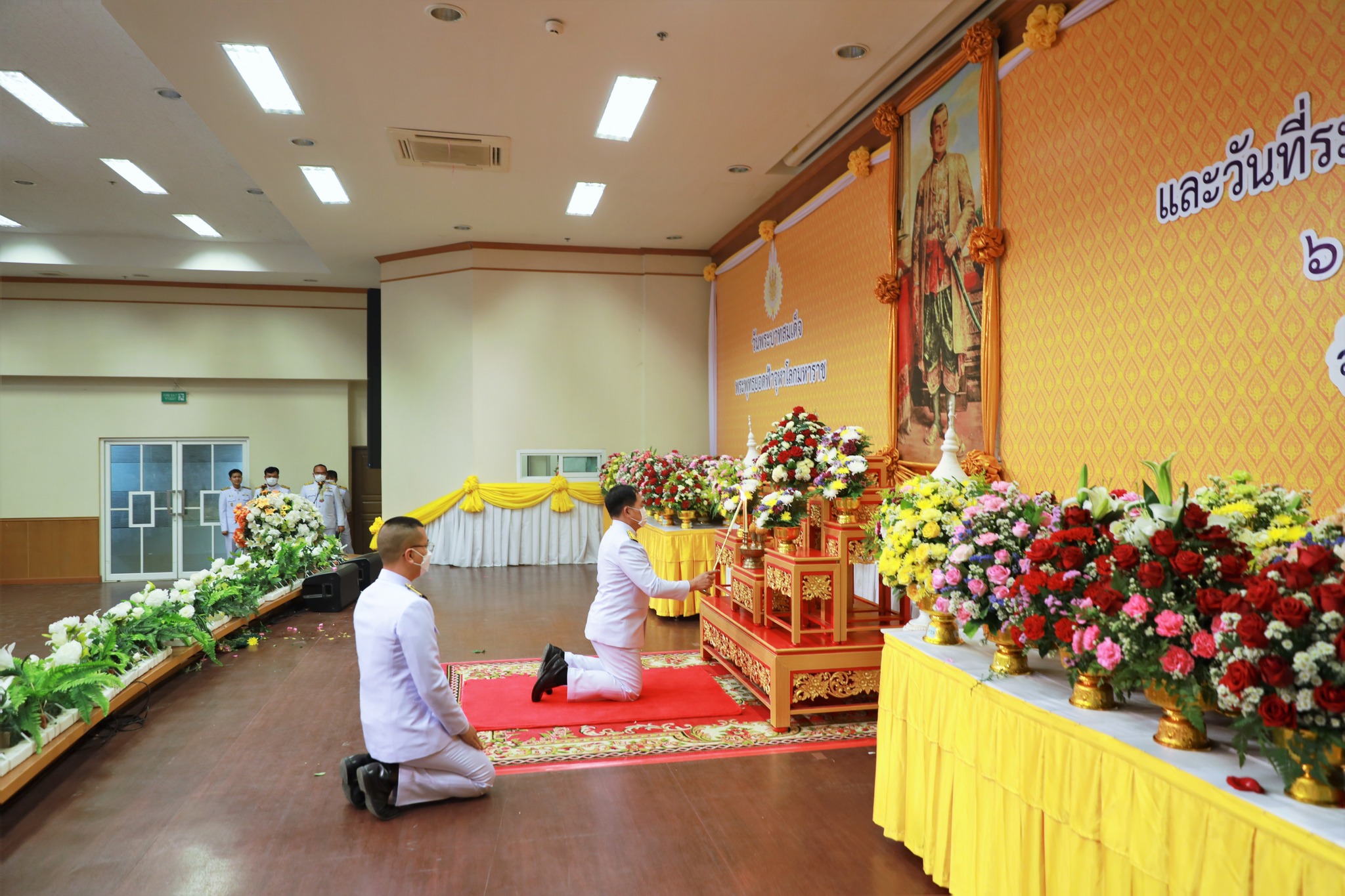 ? พช.ขอนแก่น : ร่วมประกอบพิธีเนื่องในวันพระบาทสมเด็จพระพุทธยอดฟ้าจุฬาโลกมหาราช และวันที่ระลึกมหาจักรีบรมราชวงศ์ ประจำปี 2566