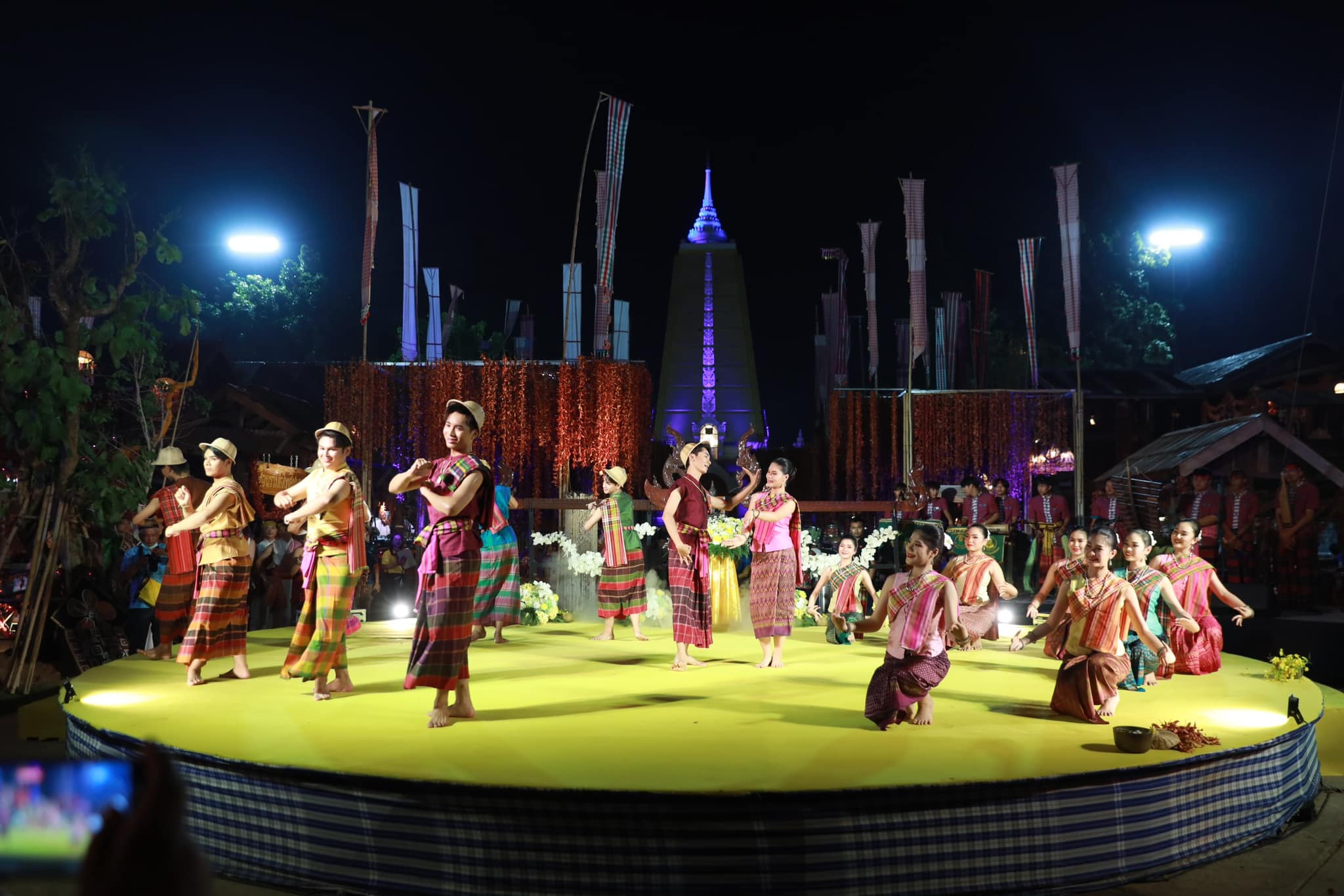 ? จังหวัดขอนแก่น : เปิดงานสืบสานประเพณีสงกรานต์ ภายใต้แนวคิด วิถีไทบ้านขอนแก่น ร่วมสานใจสู่สากล