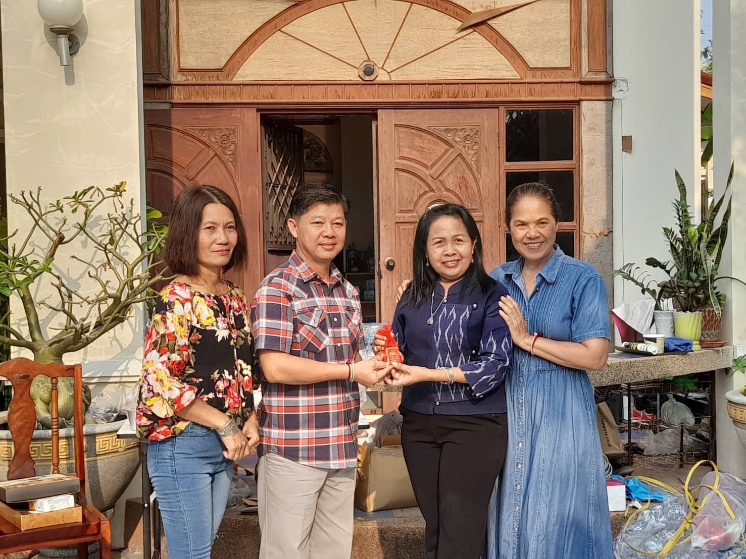 สำนักงานพัฒนาชุมชนจังหวัดขอนแก่น ขอแสดงความยินดีกับ ดร.ประดิษฐ์ นัดทะยาย เนื่องในโอกาสได้รับแต่งตั้งดำรงตำแหน่ง เลขานุการกรม กรมการพัฒนาชุมชน (ประเภทอำนวยการระดับต้น)