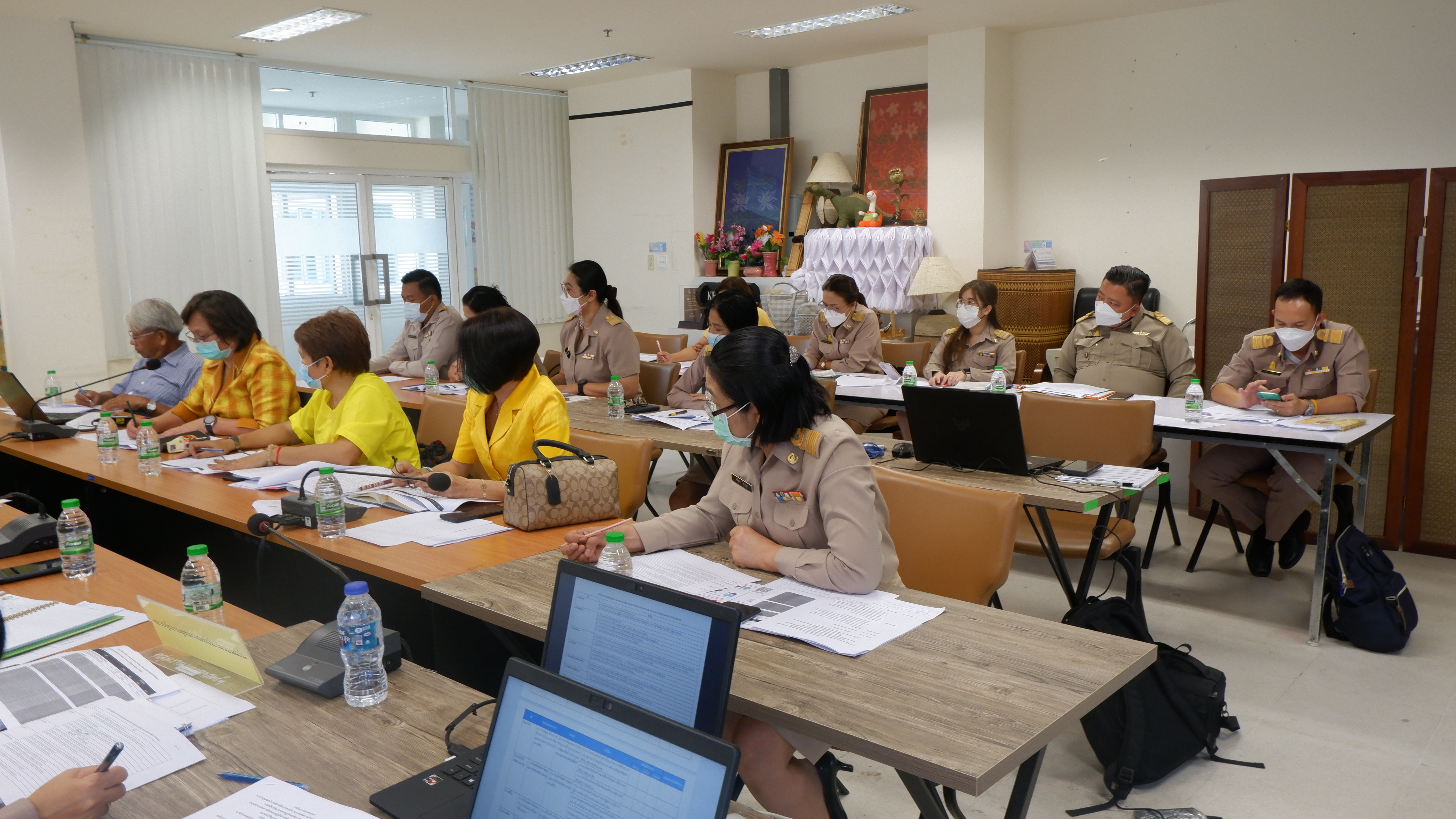 ?พช.ขอนแก่น : ประชุมคณะทำงานขับเคลื่อนการดำเนินงานขจัดความยากจนและพัฒนาคนทุกช่วงวัยอย่างยั่งยืนตามหลักปรัชญาของเศรษฐกิจพอเพียง ตามภารกิจ ๗ มิติ ระดับจังหวัด (รายทีม)