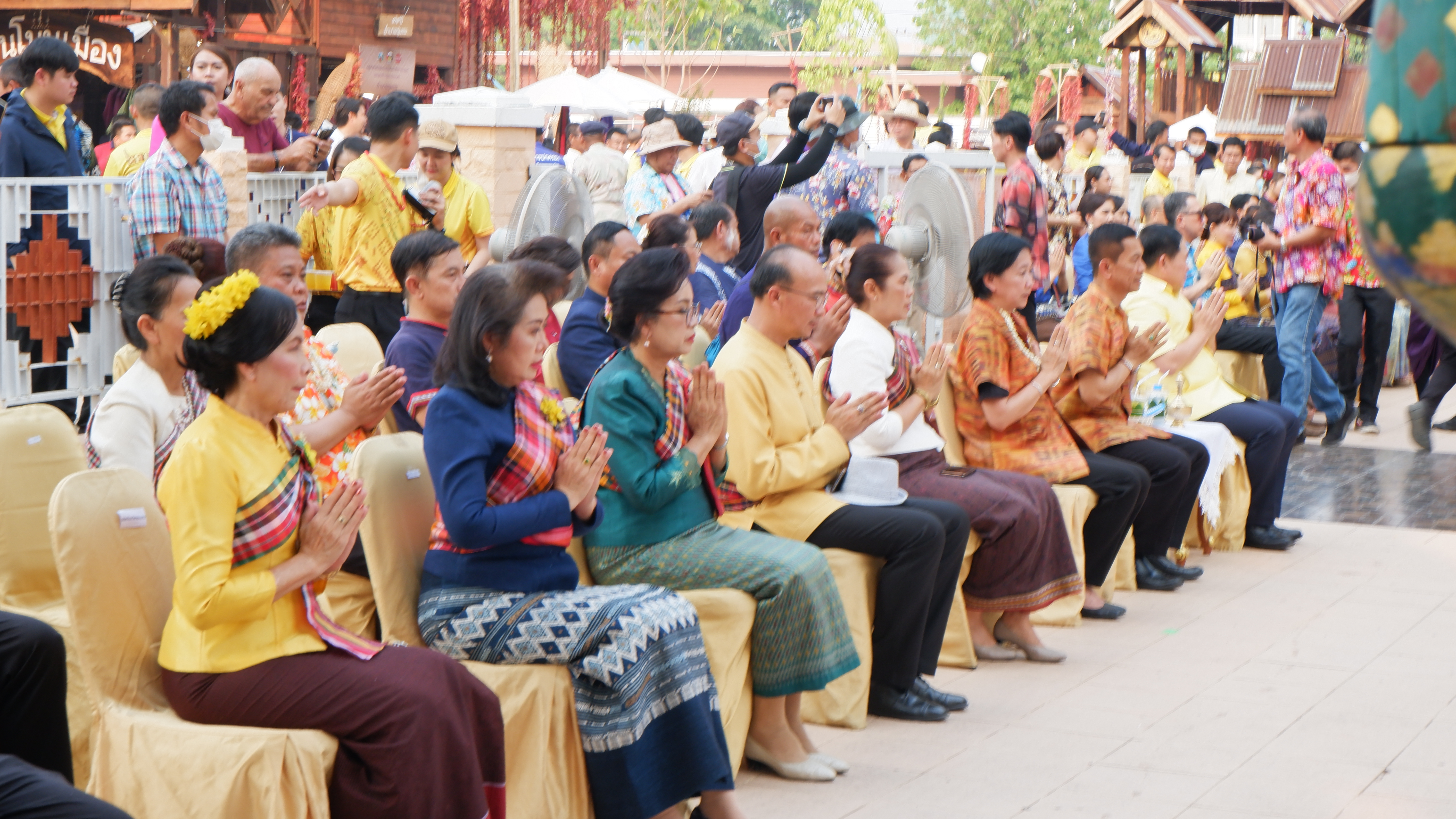 ? จังหวัดขอนแก่น : เปิดงานสืบสานประเพณีสงกรานต์ ภายใต้แนวคิด วิถีไทบ้านขอนแก่น ร่วมสานใจสู่สากล
