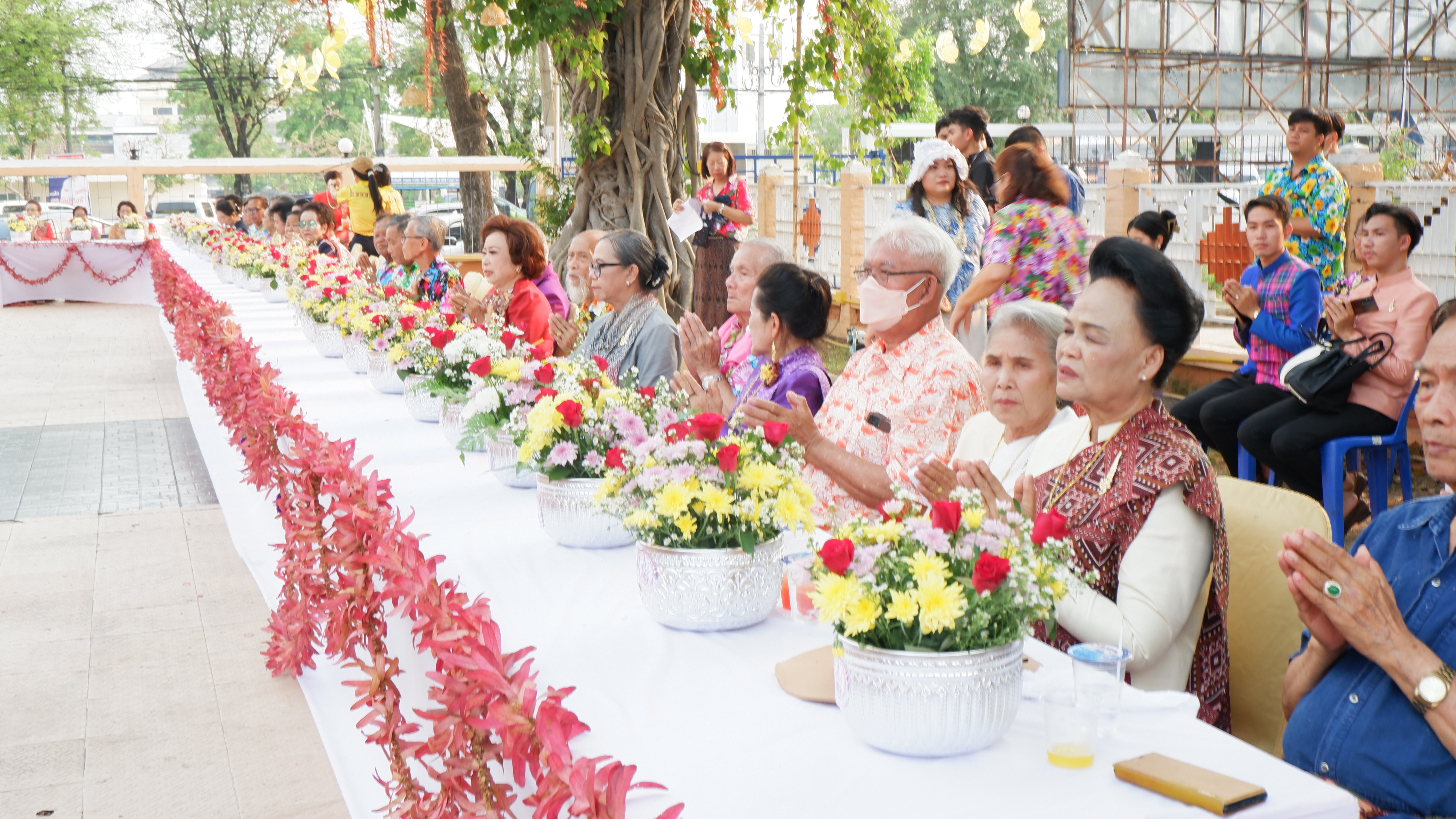 ? จังหวัดขอนแก่น : เปิดงานสืบสานประเพณีสงกรานต์ ภายใต้แนวคิด วิถีไทบ้านขอนแก่น ร่วมสานใจสู่สากล