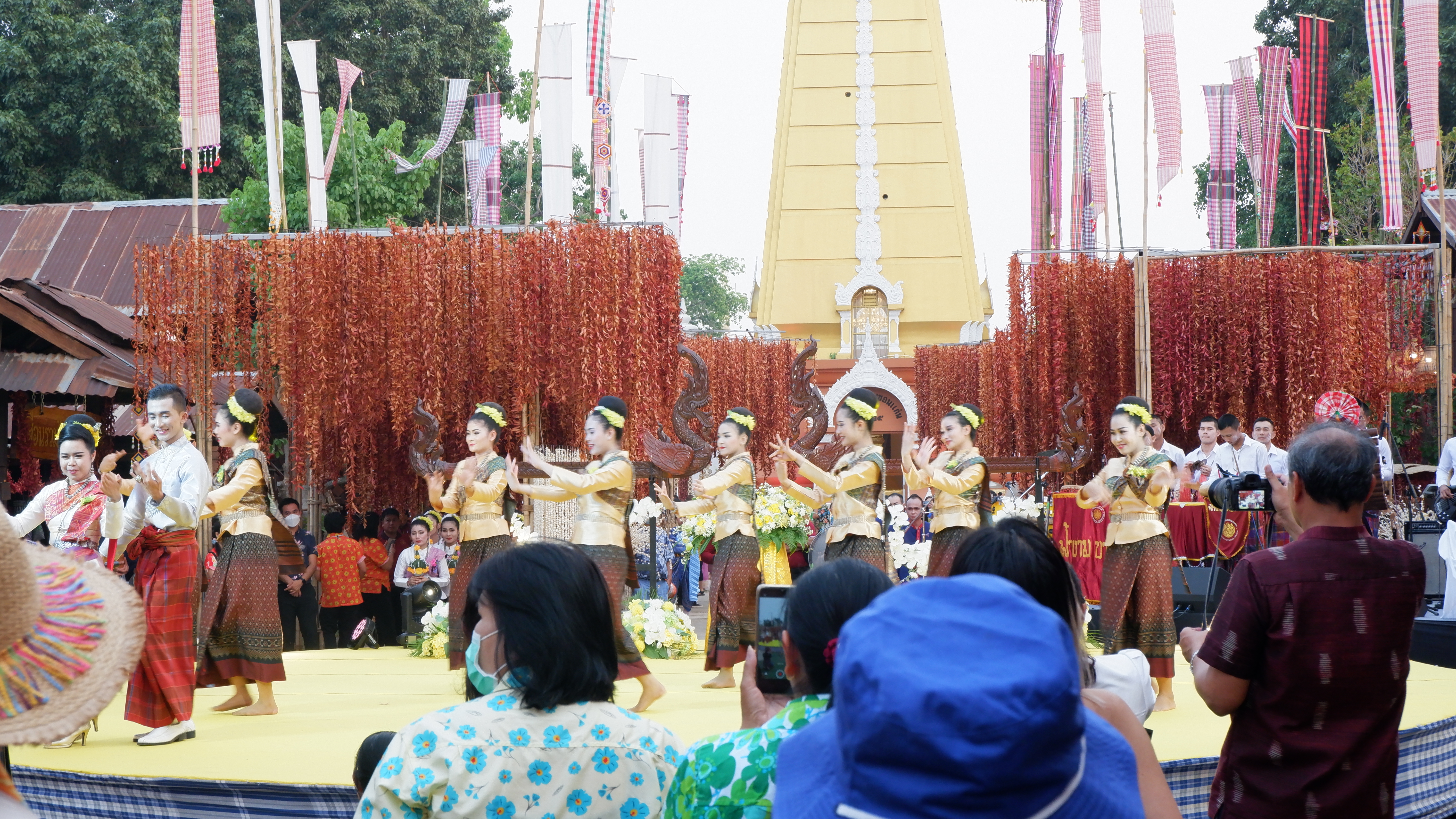 ? จังหวัดขอนแก่น : เปิดงานสืบสานประเพณีสงกรานต์ ภายใต้แนวคิด วิถีไทบ้านขอนแก่น ร่วมสานใจสู่สากล