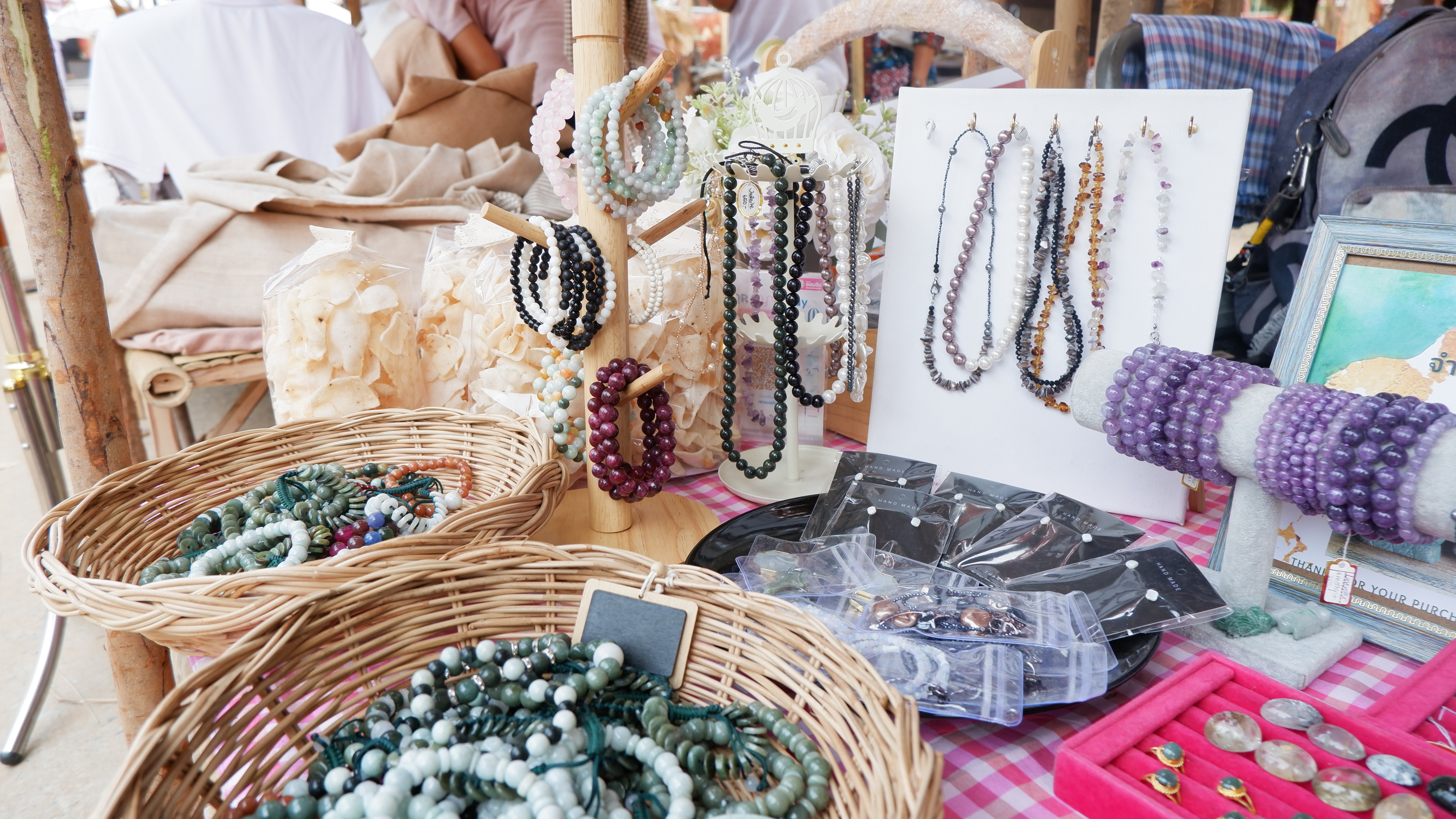 ? พช.ขอนแก่น : กระตุ้นเศรษฐกิจ จัดตลาดส่งเสริมช่องทางการตลาดผลิตภัณฑ์กลุ่มอาชีพสมาชิกกองทุนพัฒนาบทบาทสตรี