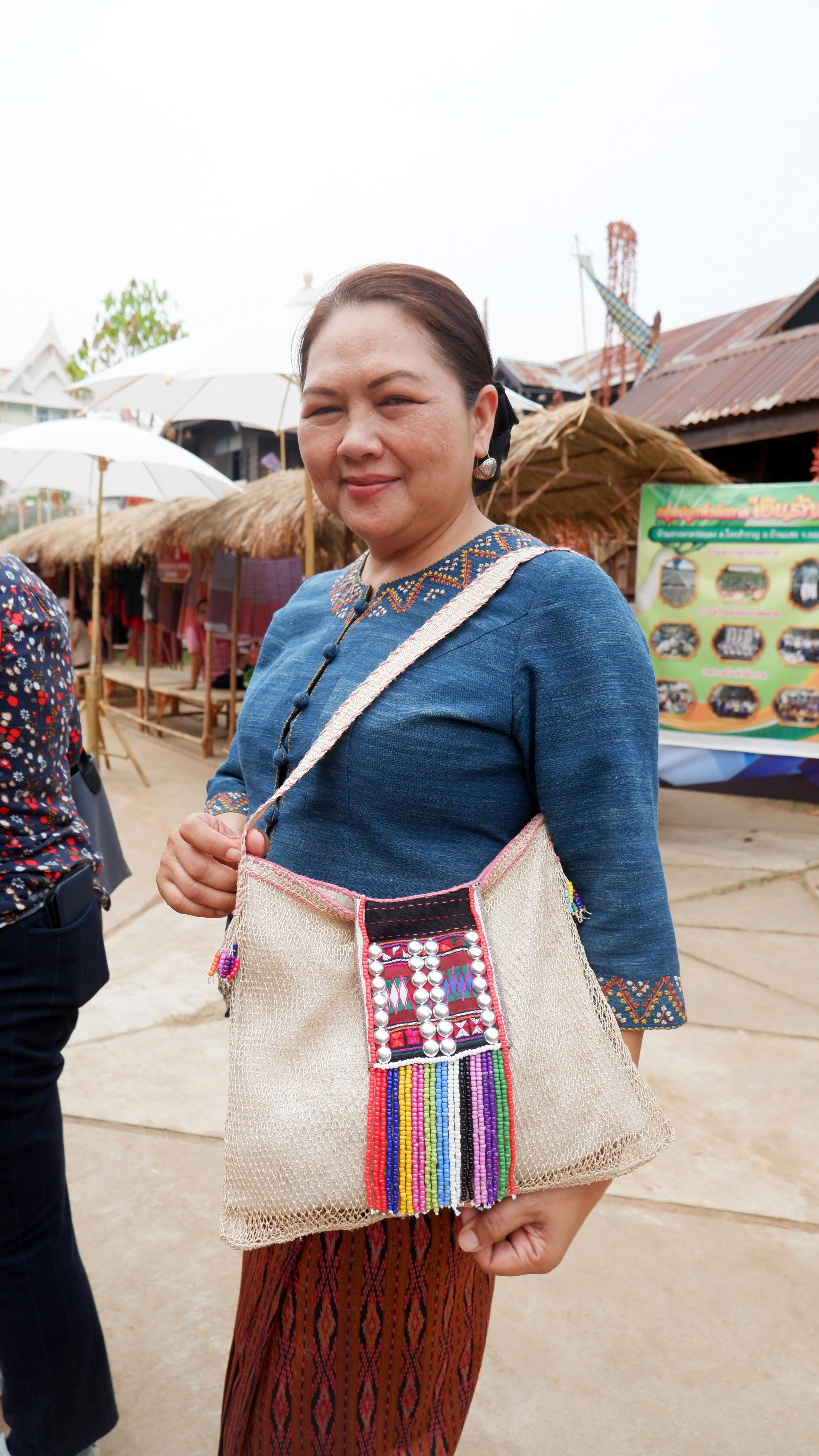 ? พช.ขอนแก่น : กระตุ้นเศรษฐกิจ จัดตลาดส่งเสริมช่องทางการตลาดผลิตภัณฑ์กลุ่มอาชีพสมาชิกกองทุนพัฒนาบทบาทสตรี