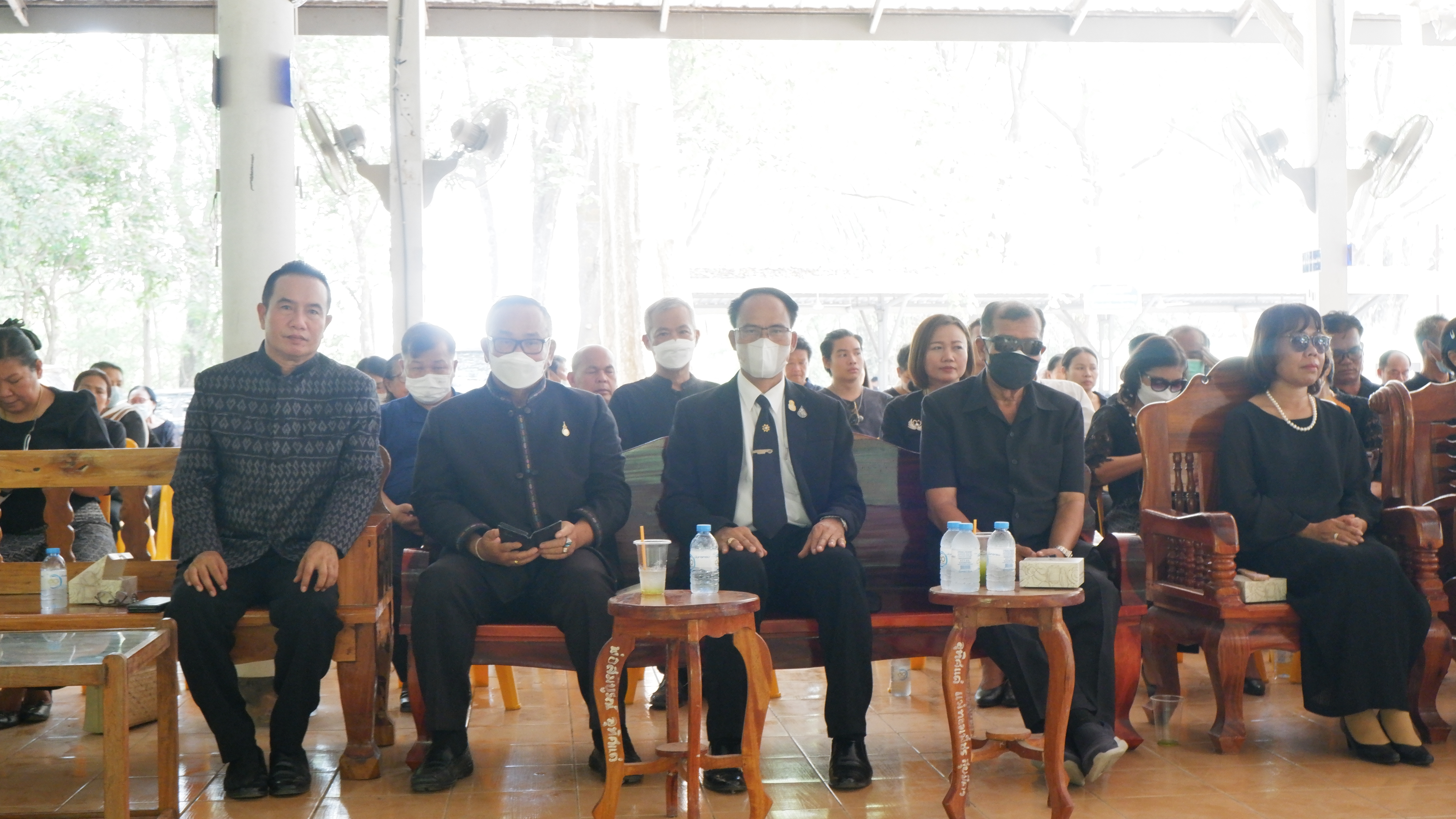 ? พช.ขอนแก่น : ร่วมงานฌาปนกิจศพ นายศักดา ศิริสมบัติ ตำแหน่ง พนักงานขับรถ สังกัดกลุ่มงานประสานและสนับสนุนการบริหารงานพัฒนาชุมชน สพจ.ขอนแก่น