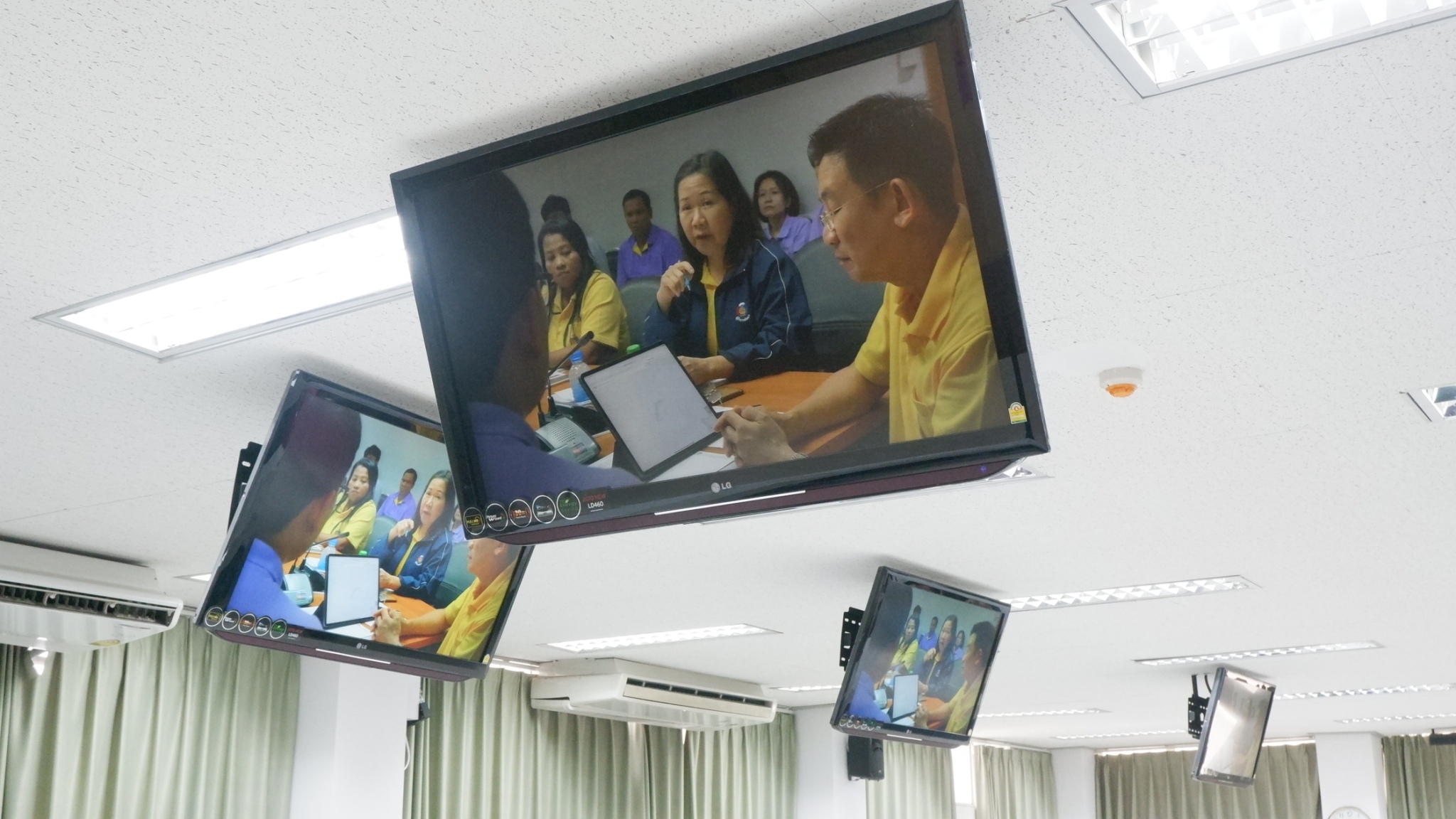 ? พช.ขอนแก่น : ประชุมเชิงปฏิบัติการคณะกรรมการพัฒนาสตรีจังหวัดขับเคลื่อนการขจัดความยากจน