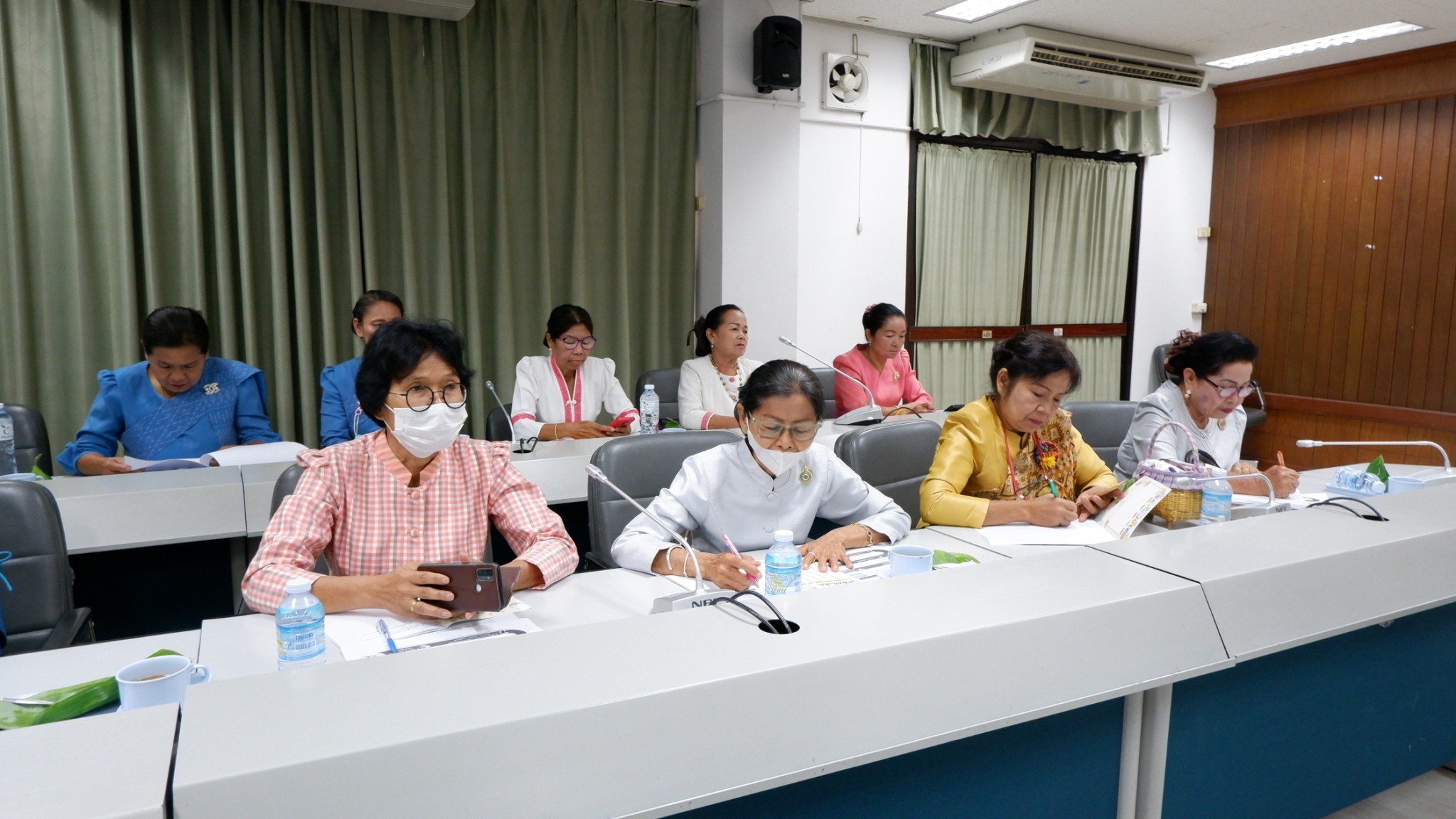 ? พช.ขอนแก่น : ประชุมเชิงปฏิบัติการคณะกรรมการพัฒนาสตรีจังหวัดขับเคลื่อนการขจัดความยากจน