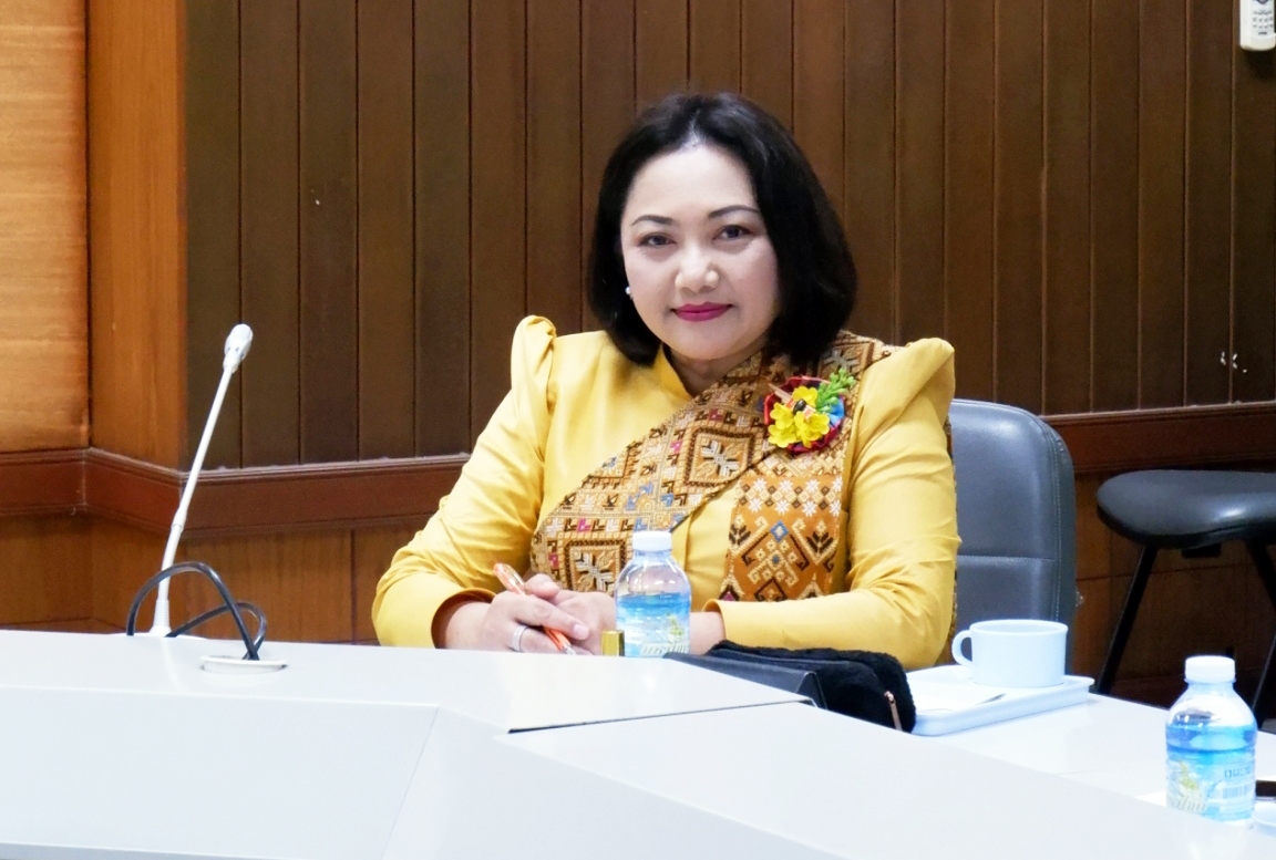 ? พช.ขอนแก่น : ประชุมเชิงปฏิบัติการคณะกรรมการพัฒนาสตรีจังหวัดขับเคลื่อนการขจัดความยากจน