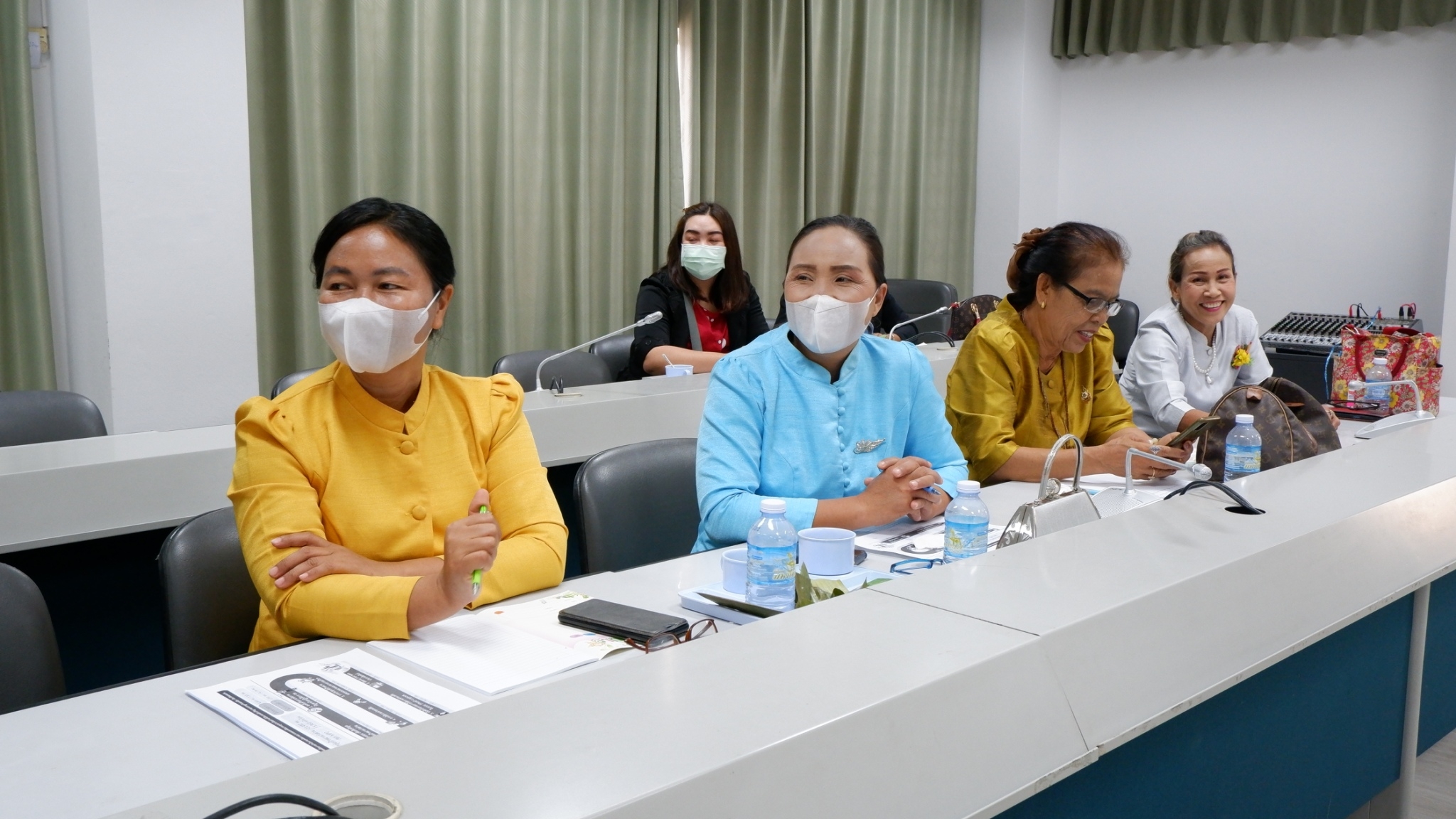 ? พช.ขอนแก่น : ประชุมเชิงปฏิบัติการคณะกรรมการพัฒนาสตรีจังหวัดขับเคลื่อนการขจัดความยากจน