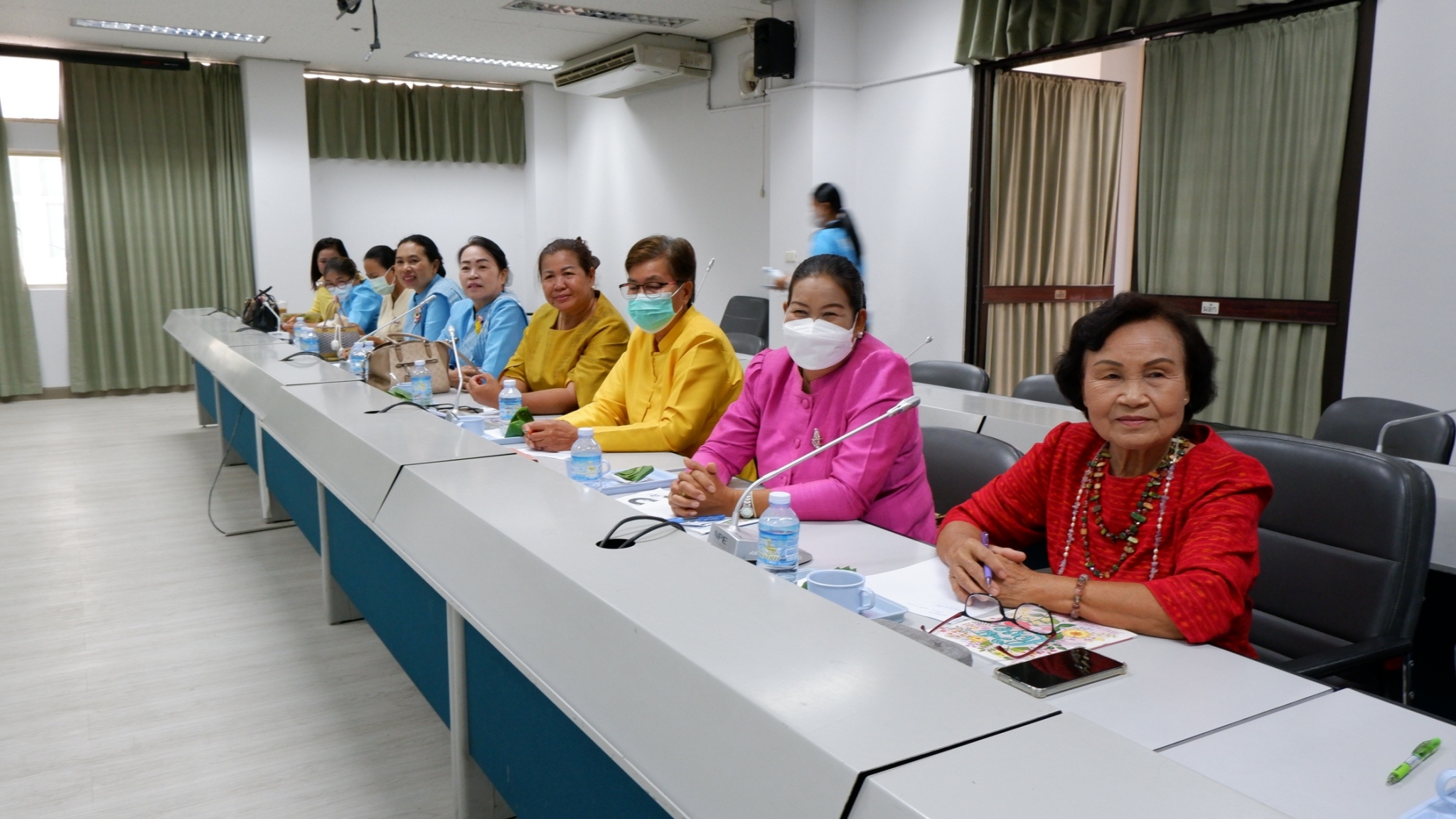 ? พช.ขอนแก่น : ประชุมเชิงปฏิบัติการคณะกรรมการพัฒนาสตรีจังหวัดขับเคลื่อนการขจัดความยากจน