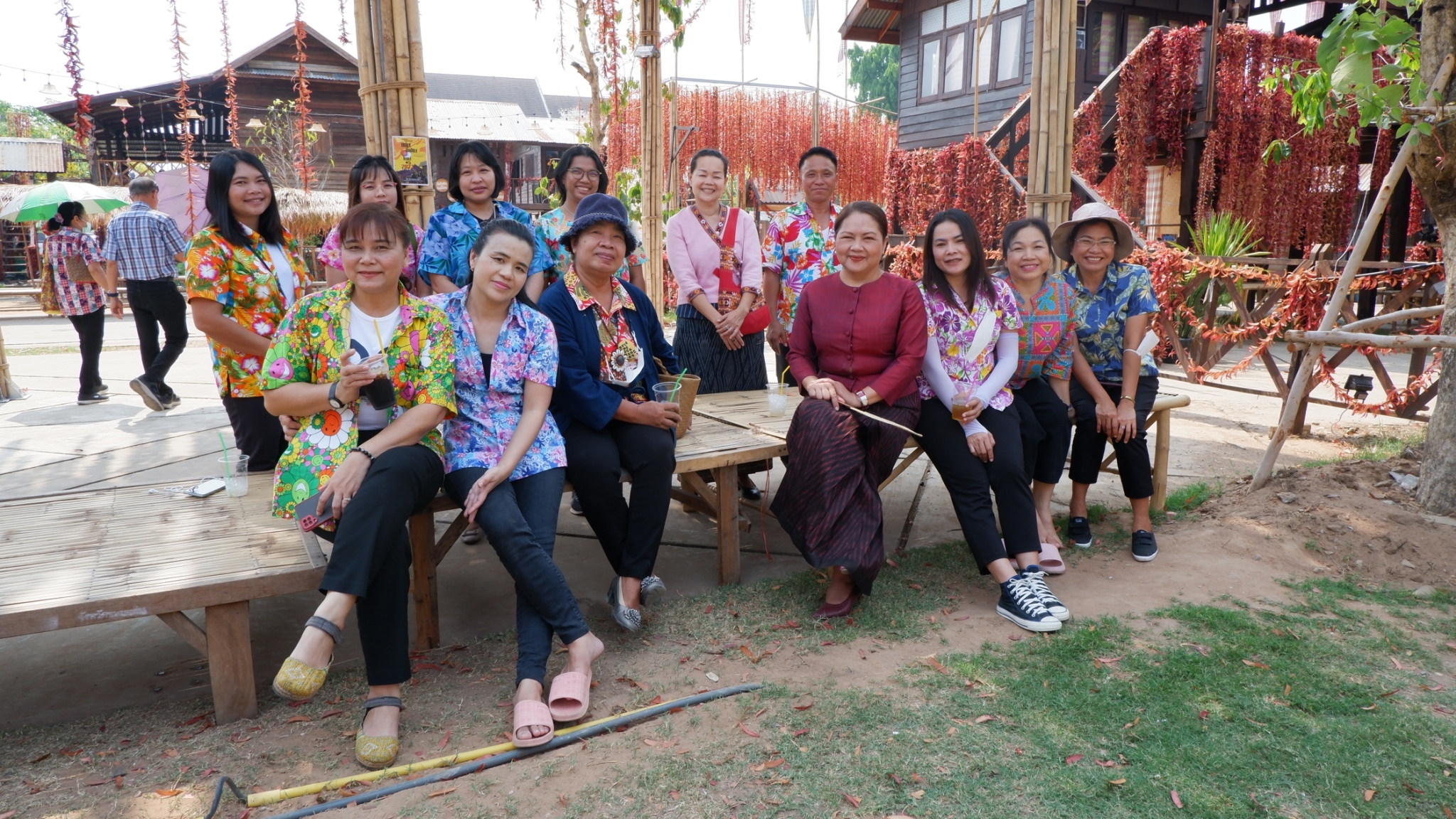 ? พช.ขอนแก่น : รดน้ำ ขอพร เนื่องในวันสงกรานต์ ประจำปี 2566