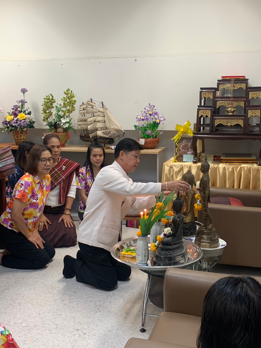 ? พช.ขอนแก่น : สืบสานประเพณีสงกรานต์ 2566 “สรงน้ำพระ รดน้ำดำหัว ขอพรผู้ใหญ่