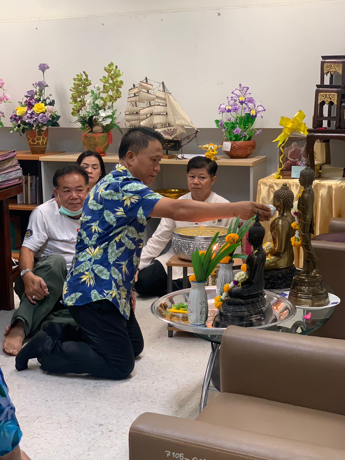 ? พช.ขอนแก่น : สืบสานประเพณีสงกรานต์ 2566 “สรงน้ำพระ รดน้ำดำหัว ขอพรผู้ใหญ่