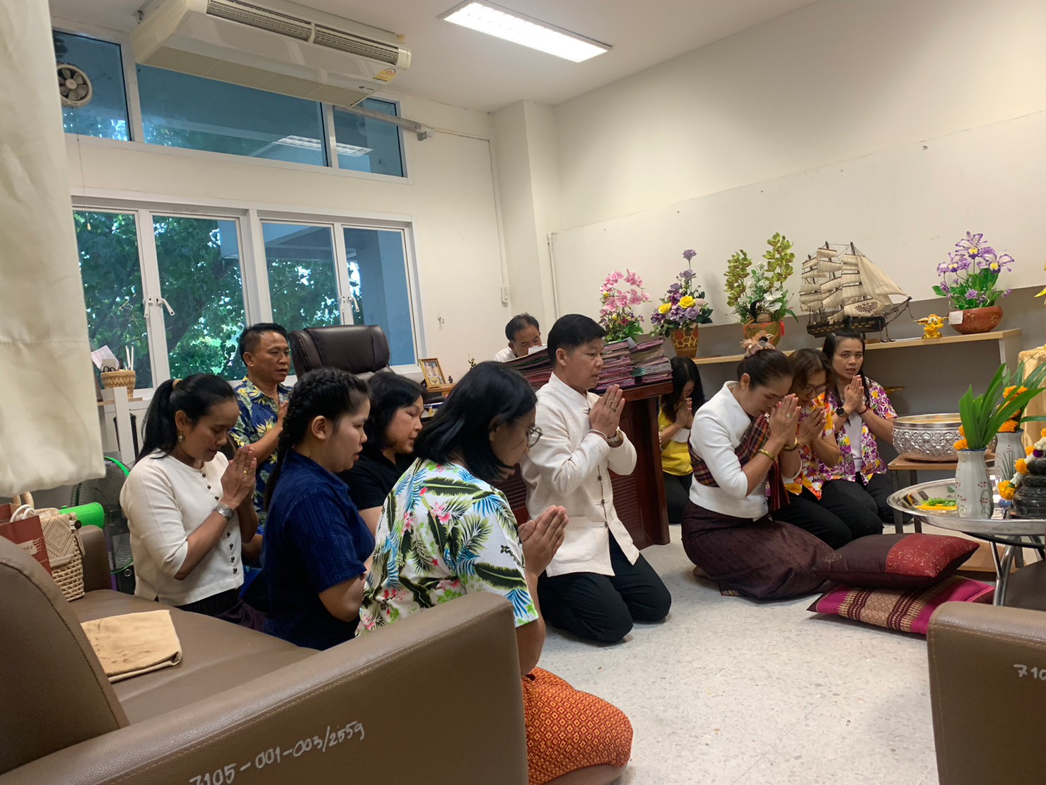 ? พช.ขอนแก่น : สืบสานประเพณีสงกรานต์ 2566 “สรงน้ำพระ รดน้ำดำหัว ขอพรผู้ใหญ่