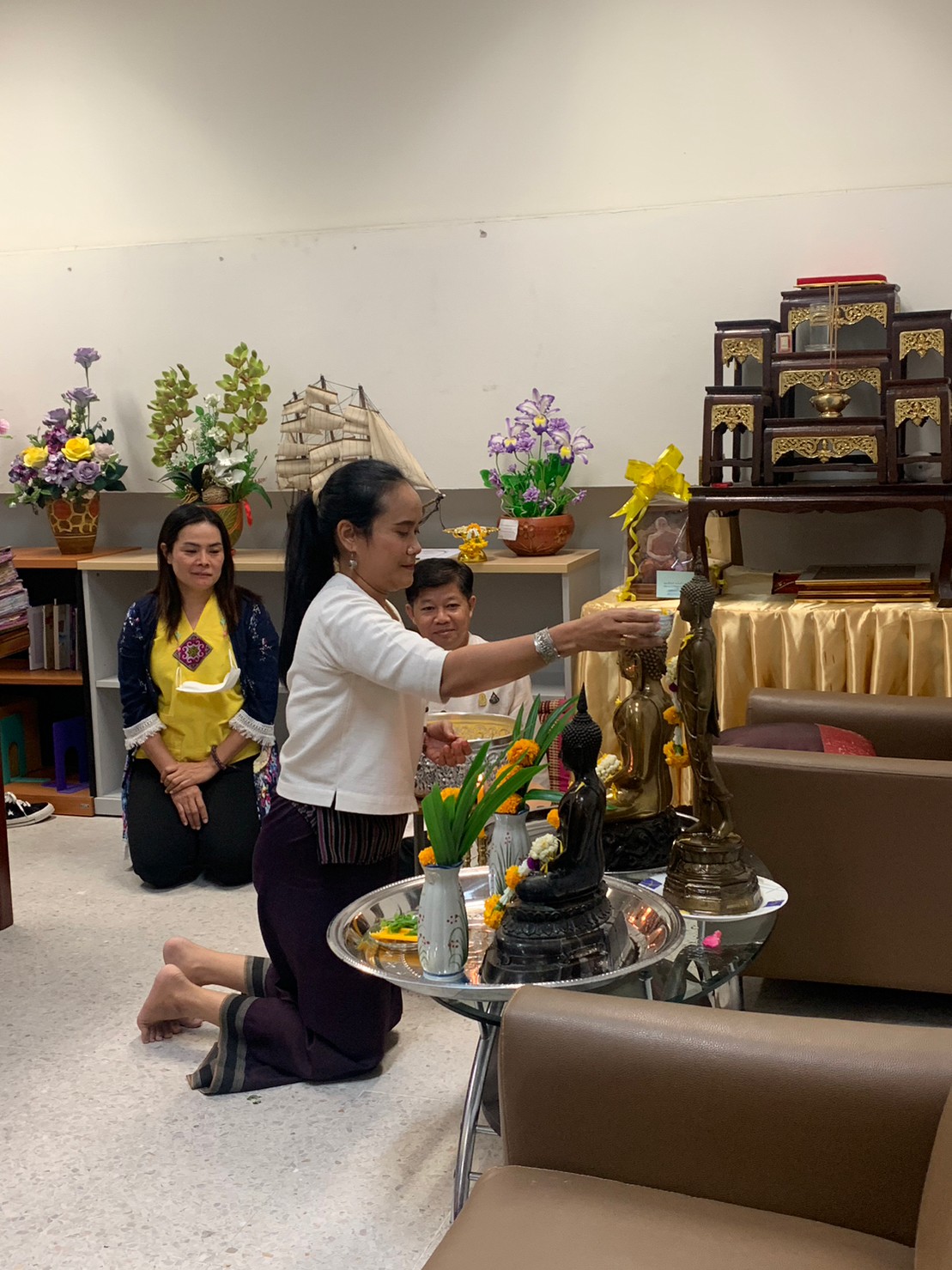 ? พช.ขอนแก่น : สืบสานประเพณีสงกรานต์ 2566 “สรงน้ำพระ รดน้ำดำหัว ขอพรผู้ใหญ่