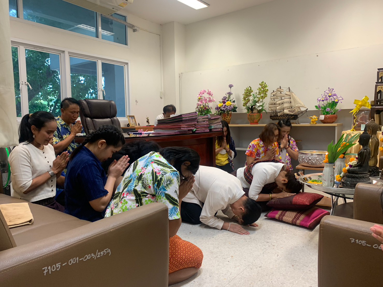 ? พช.ขอนแก่น : สืบสานประเพณีสงกรานต์ 2566 “สรงน้ำพระ รดน้ำดำหัว ขอพรผู้ใหญ่