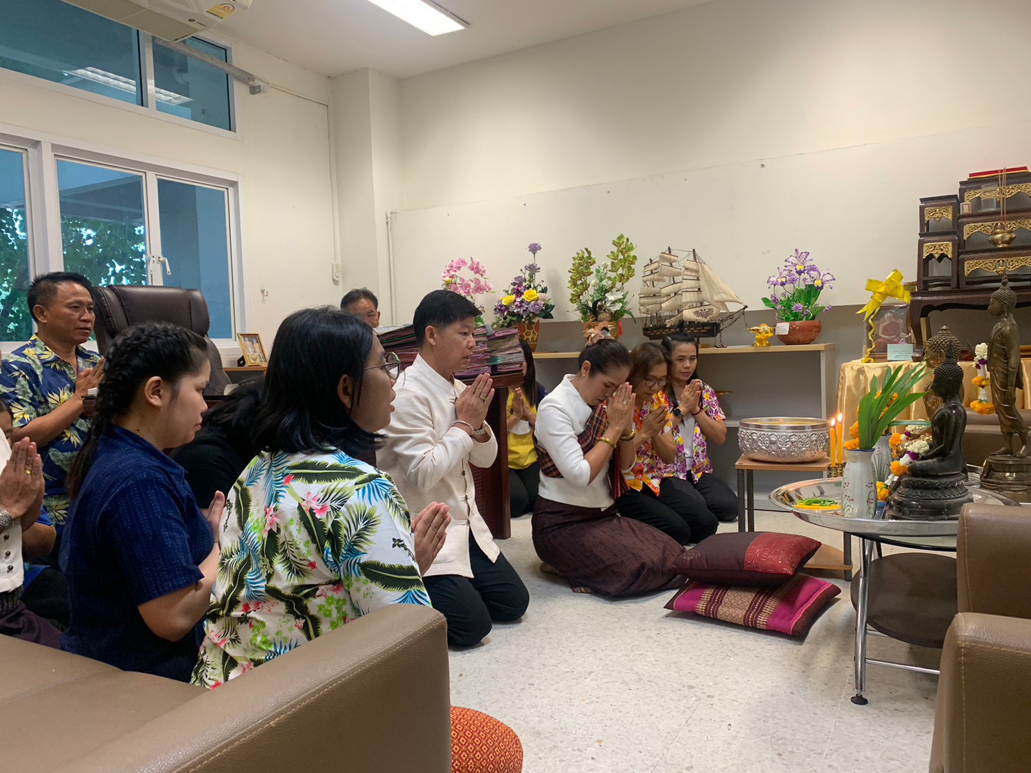 ? พช.ขอนแก่น : สืบสานประเพณีสงกรานต์ 2566 “สรงน้ำพระ รดน้ำดำหัว ขอพรผู้ใหญ่
