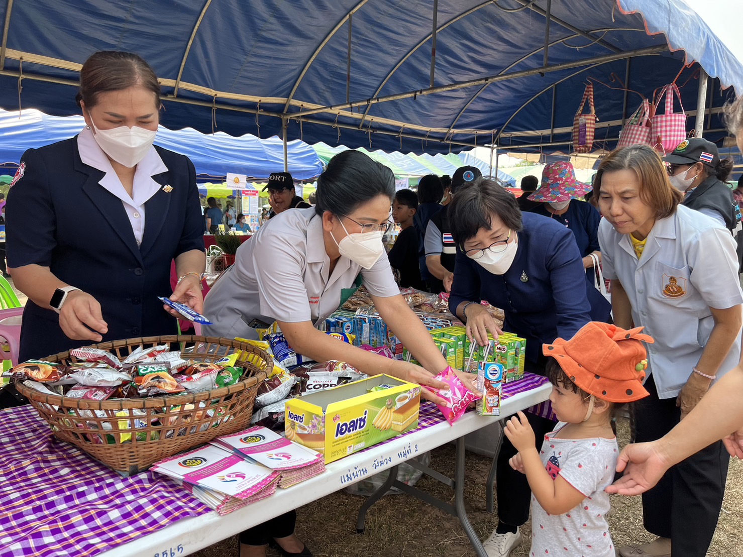 ? พช.ขอนแก่น : ร่วมการออกหน่วยแพทย์เคลื่อนที่ พอ.สว และหน่วยบำบัดทุกข์ บำรุงสุข สร้างรอยยิ้มให้กับประชาชนในพื้นที่อำเภอเปือยน้อย ประจำเดือนเมษายน 2566