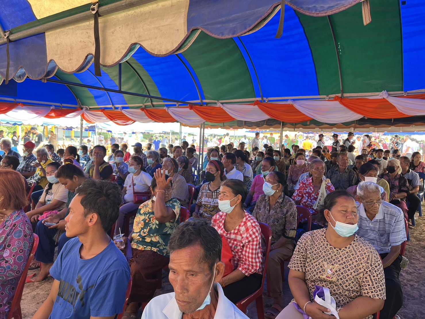 ? พช.ขอนแก่น : ร่วมการออกหน่วยแพทย์เคลื่อนที่ พอ.สว และหน่วยบำบัดทุกข์ บำรุงสุข สร้างรอยยิ้มให้กับประชาชนในพื้นที่อำเภอเปือยน้อย ประจำเดือนเมษายน 2566