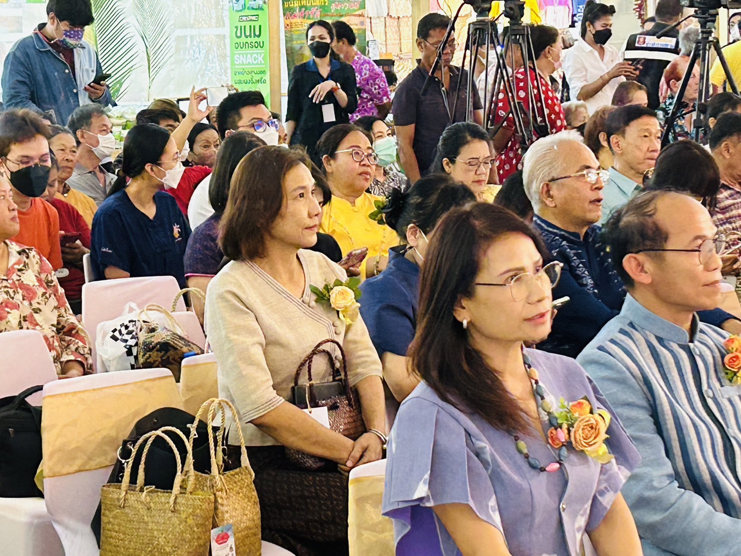 ? พช.ขอนแก่น : ร่วมพิธีเปิดงาน “เสน่ห์วิถีของดี 4 ภาค@ขอนแก่น” ต้อนรับเทศกาลสงกรานต์ กระตุ้นเศรษฐกิจภูมิภาค