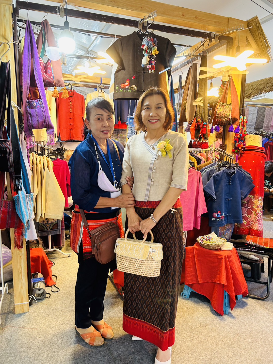 ? พช.ขอนแก่น : ร่วมพิธีเปิดงาน “เสน่ห์วิถีของดี 4 ภาค@ขอนแก่น” ต้อนรับเทศกาลสงกรานต์ กระตุ้นเศรษฐกิจภูมิภาค