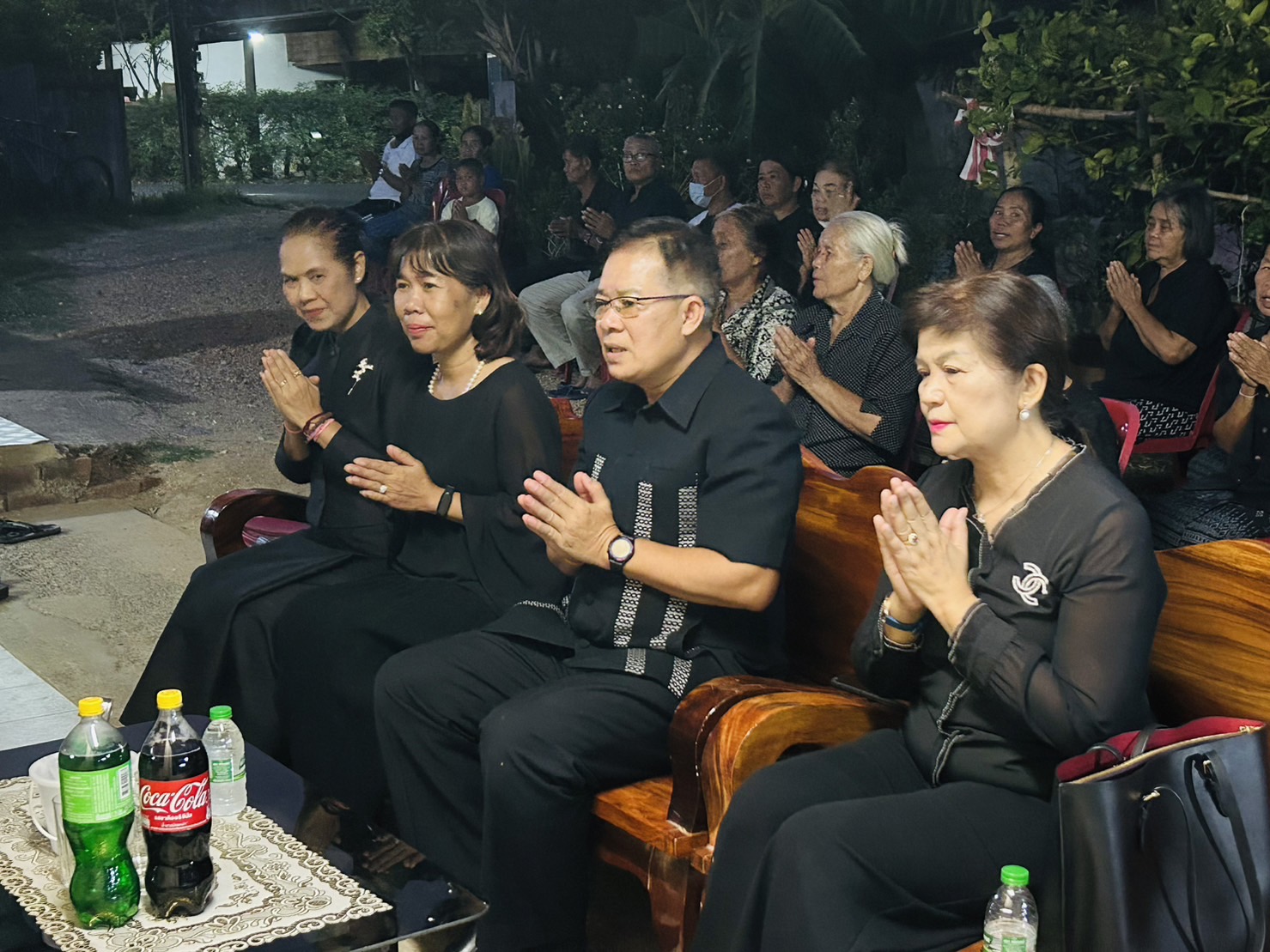 ? พช.ขอนแก่น : ร่วมเป็นเจ้าภาพฟังสวดพระอภิธรรม นางพิมพา ศรีคันธะรักษ์ มารดาของนางสาวศิริพร กาวะโล นักจัดการงานทั่วไป สพจ.ขอนแก่น